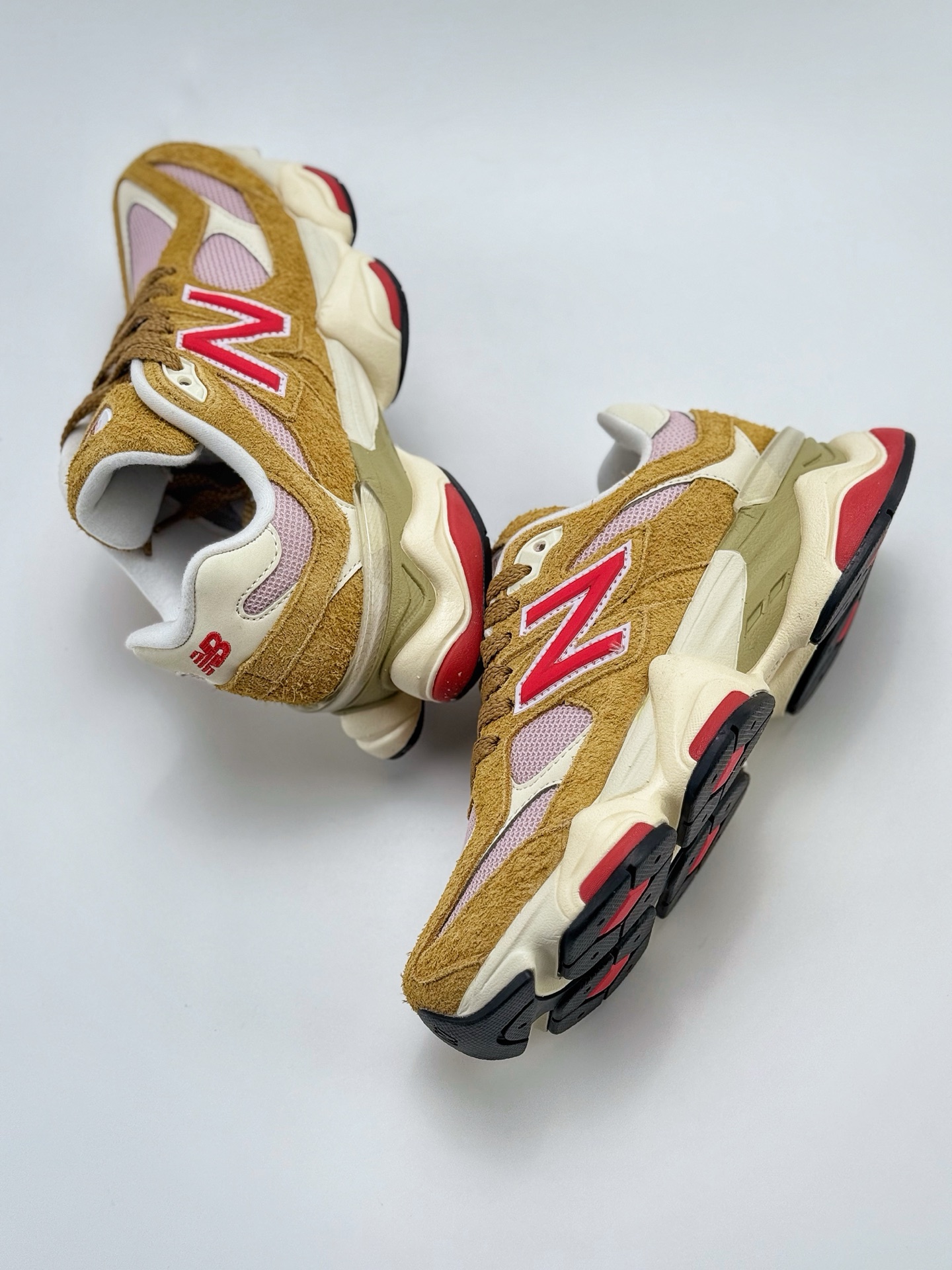 210 Joe Freshgoods x New Balance 版本 NB9060 联名款 复古休闲运动慢跑鞋  U9060GEA