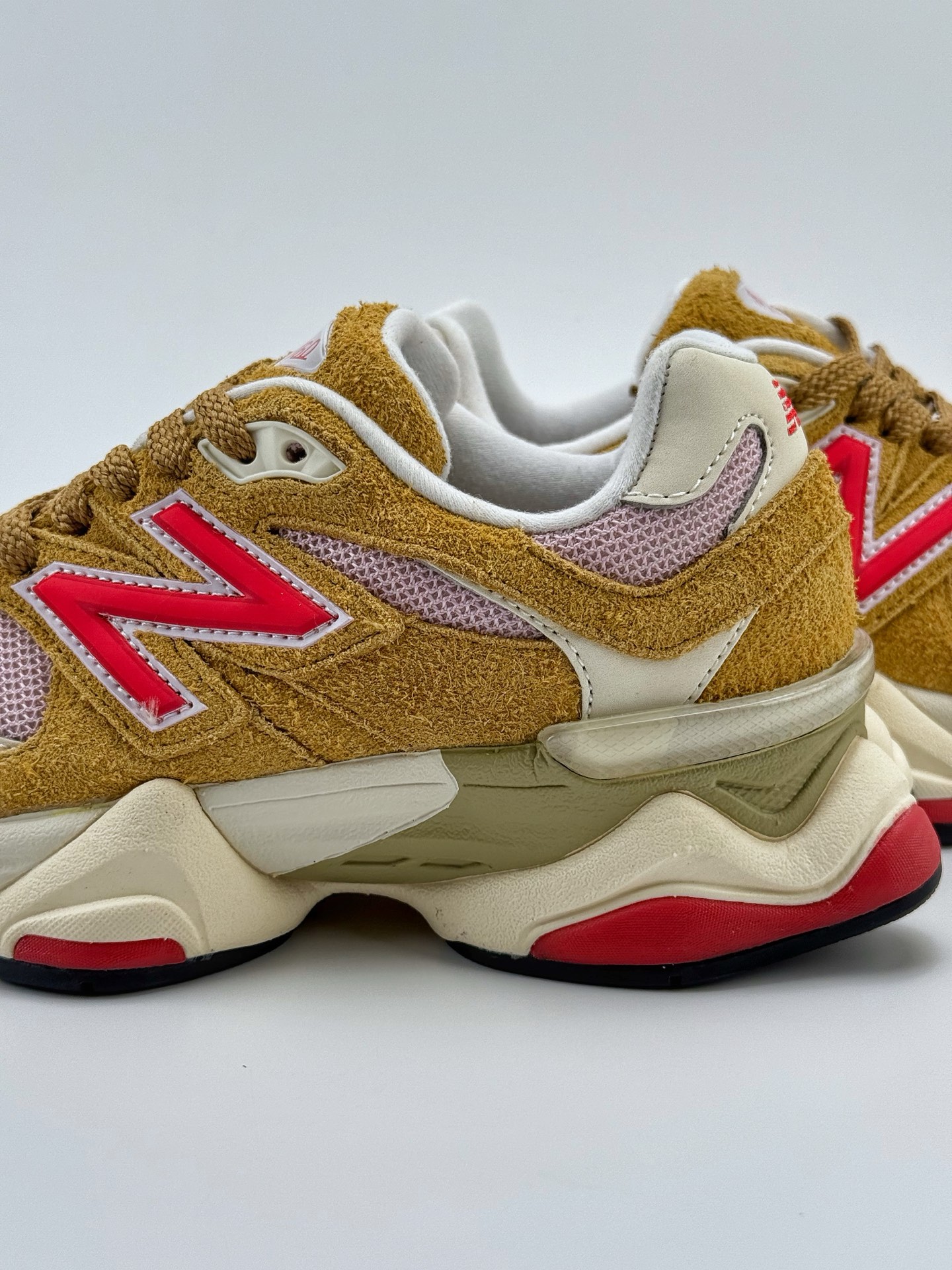 210 Joe Freshgoods x New Balance 版本 NB9060 联名款 复古休闲运动慢跑鞋  U9060GEA