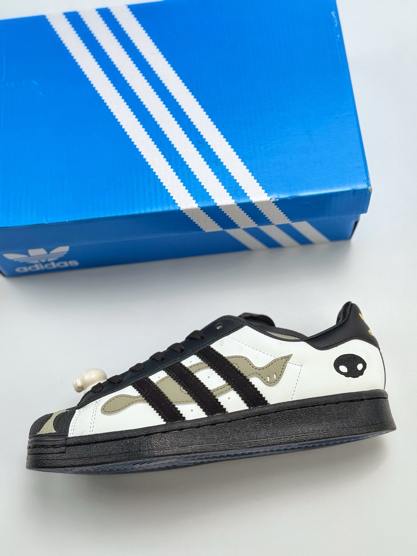 150 AD Originals Superstar x OFFGOD 82 贝壳头 灰黑   JQ8778