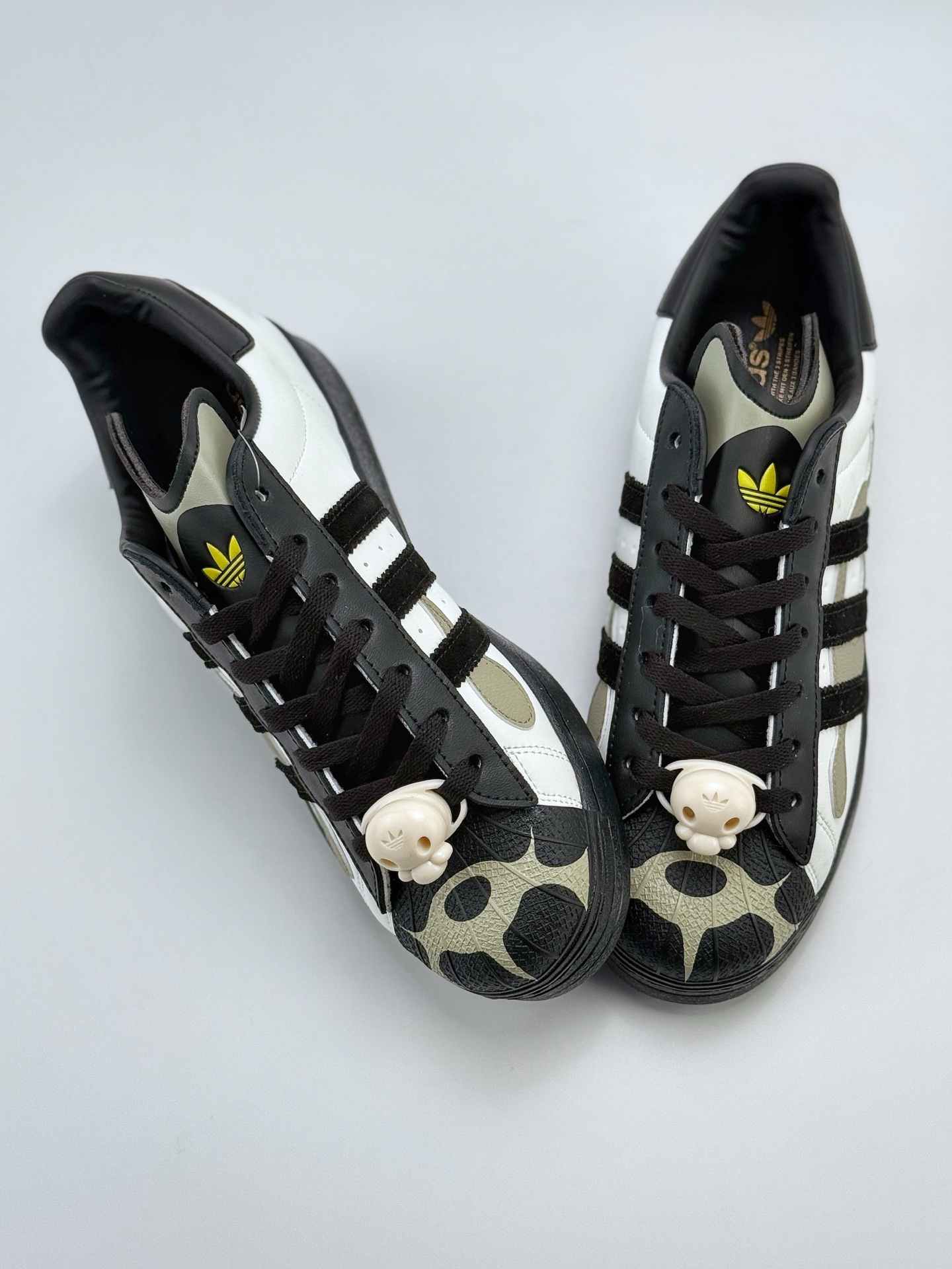 150 AD Originals Superstar x OFFGOD 82 贝壳头 灰黑   JQ8778