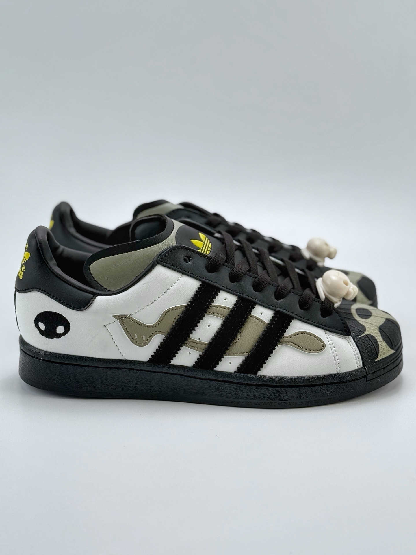 150 AD Originals Superstar x OFFGOD 82 贝壳头 灰黑   JQ8778