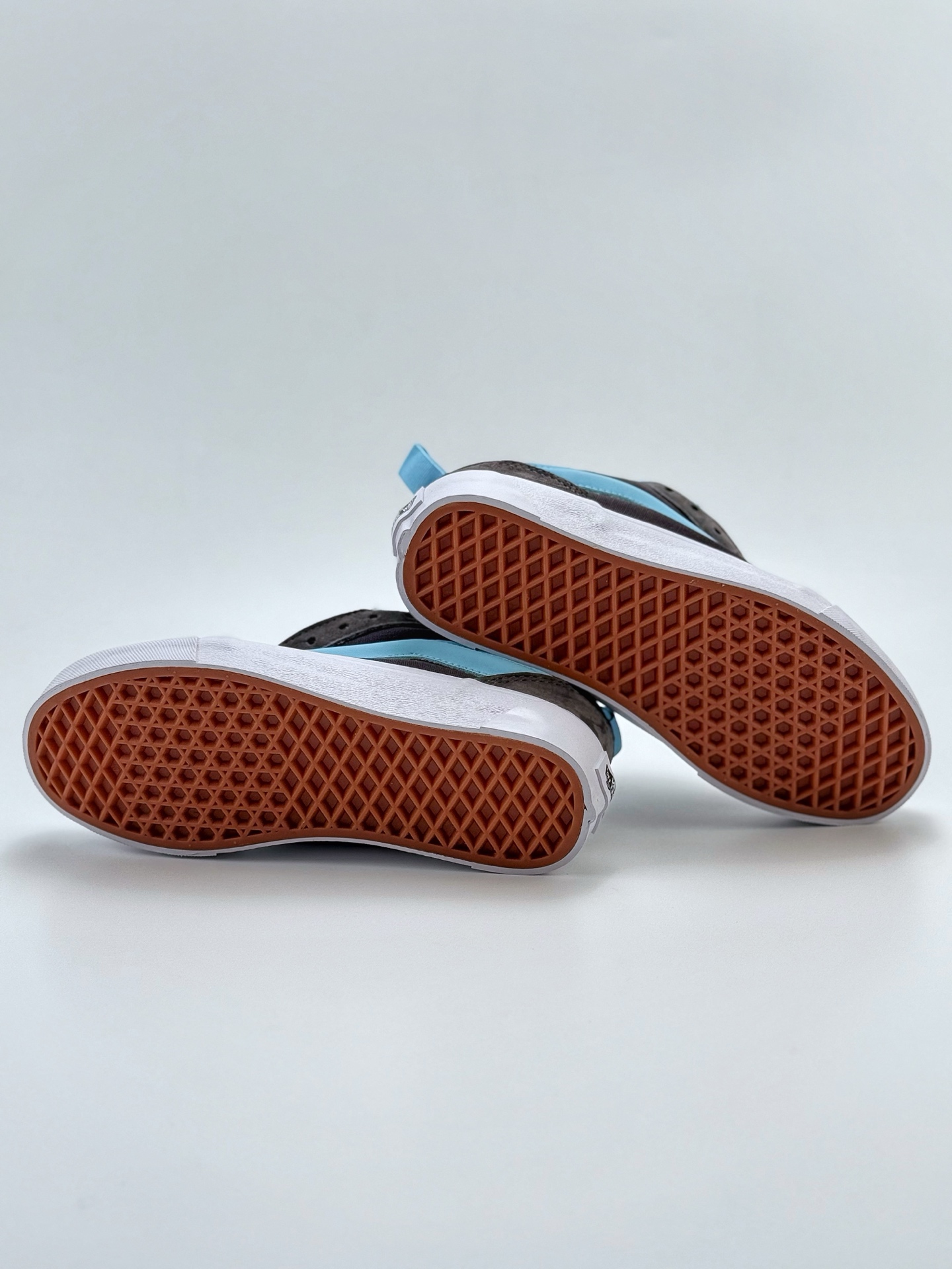 140 Vans Knu Skool 深灰兰 肥胖版立体大Logo 加厚鞋舌 低帮复古休闲硫化面包鞋