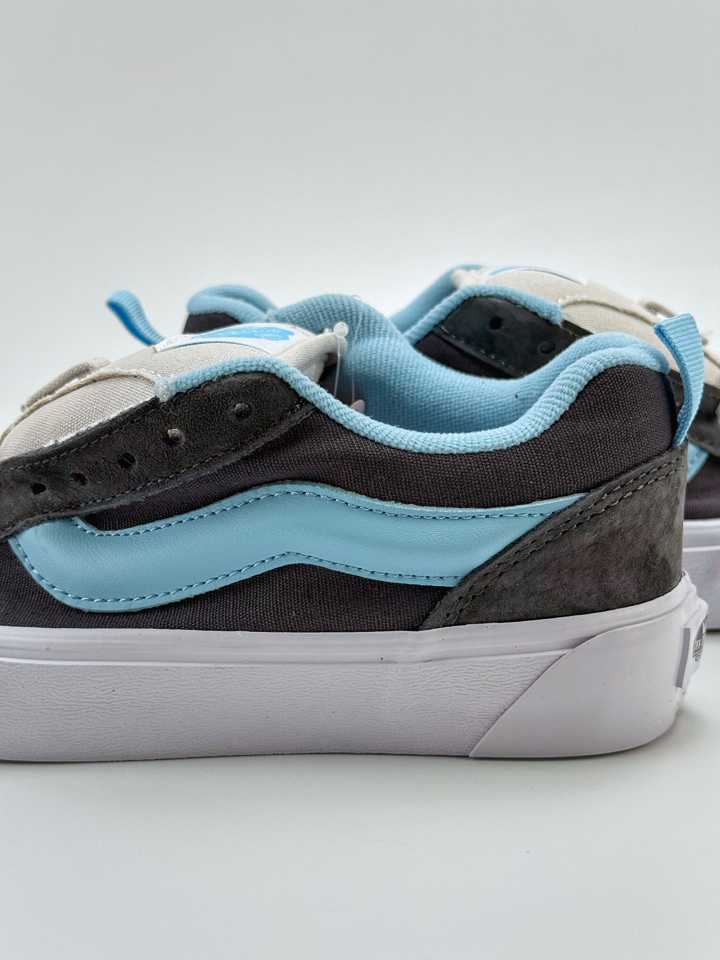 140 Vans Knu Skool 深灰兰 肥胖版立体大Logo 加厚鞋舌 低帮复古休闲硫化面包鞋