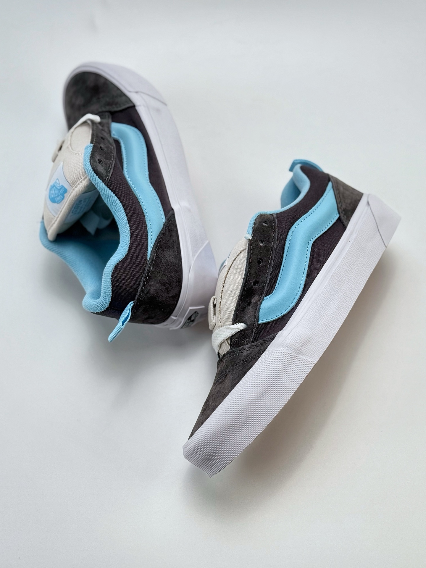 140 Vans Knu Skool 深灰兰 肥胖版立体大Logo 加厚鞋舌 低帮复古休闲硫化面包鞋