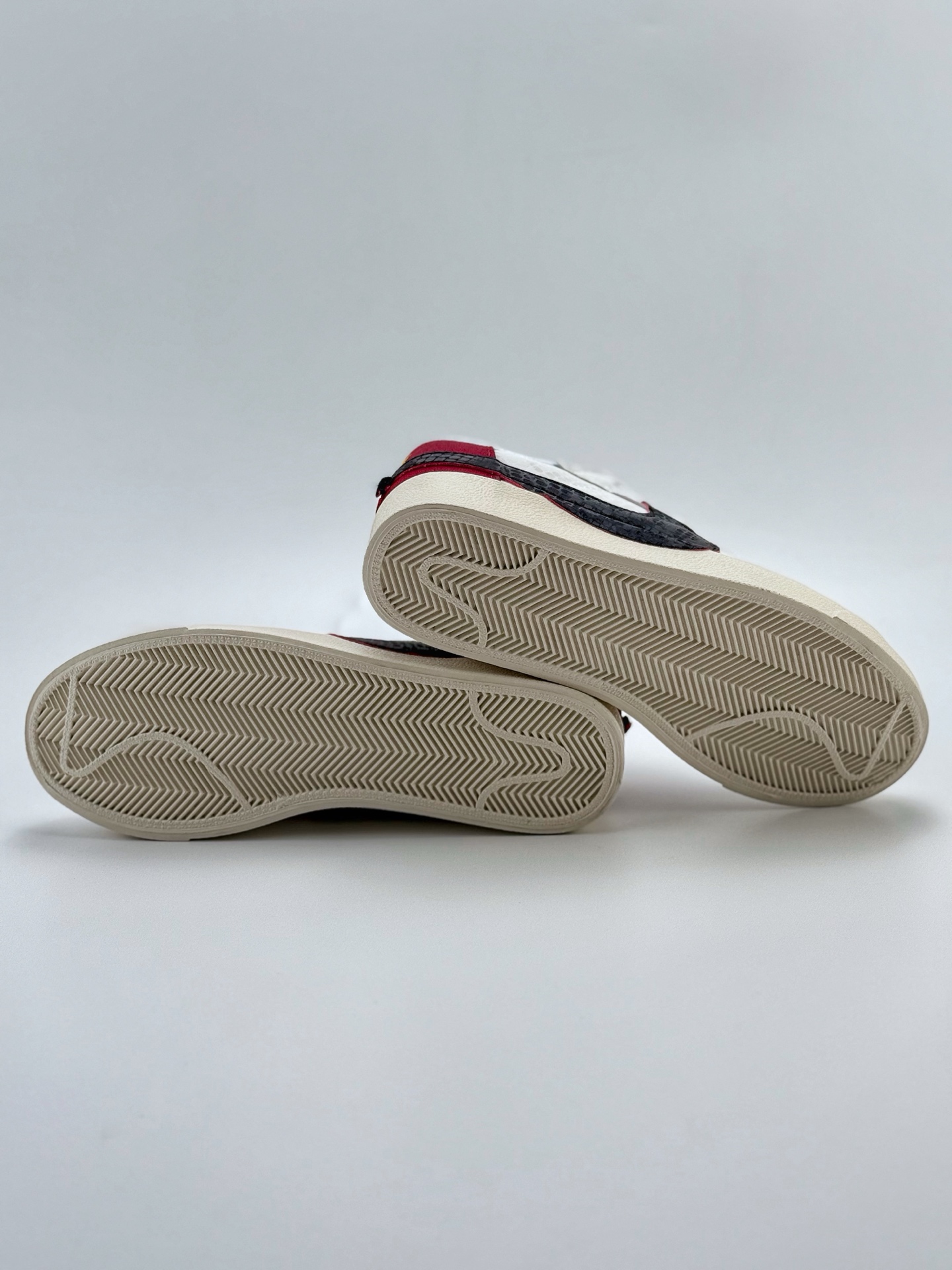 NK Blazer Low 77 JUMBO 蛇年限定 白黑红蟒纹 复古经典开拓者 DQ1470-138