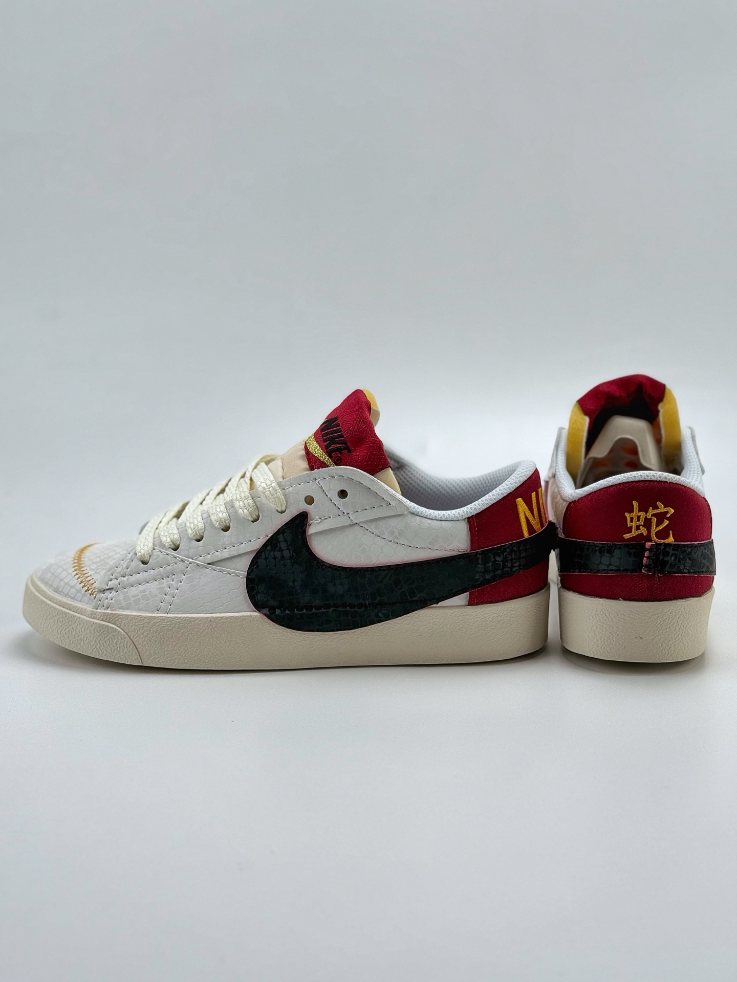 NK Blazer Low 77 JUMBO 蛇年限定 白黑红蟒纹 复古经典开拓者 DQ1470-138