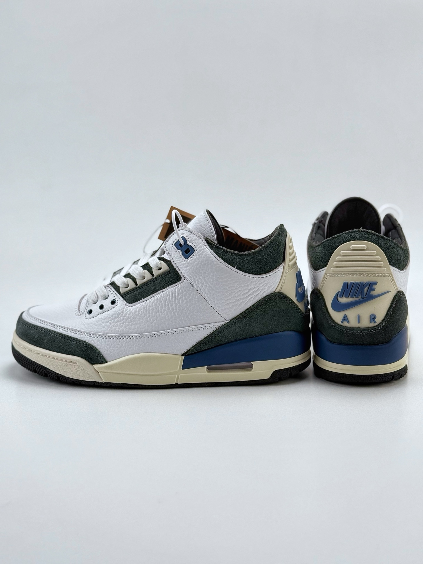 240 Air Jordan 3 Retro x A Ma Maniére ”DIFFUSED BLUE” 白蓝  HV8571-100