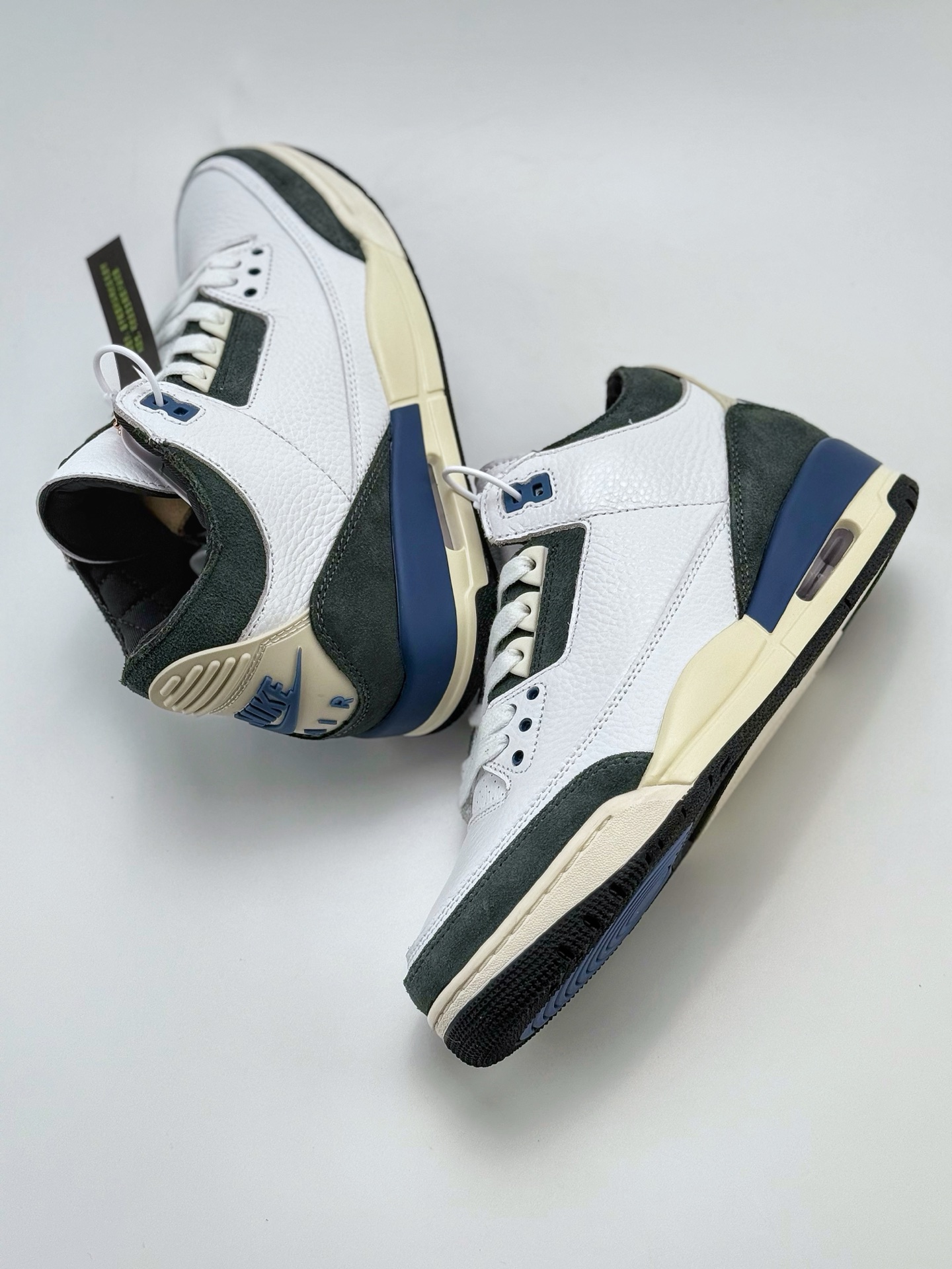 240 Air Jordan 3 Retro x A Ma Maniére ”DIFFUSED BLUE” 白蓝  HV8571-100