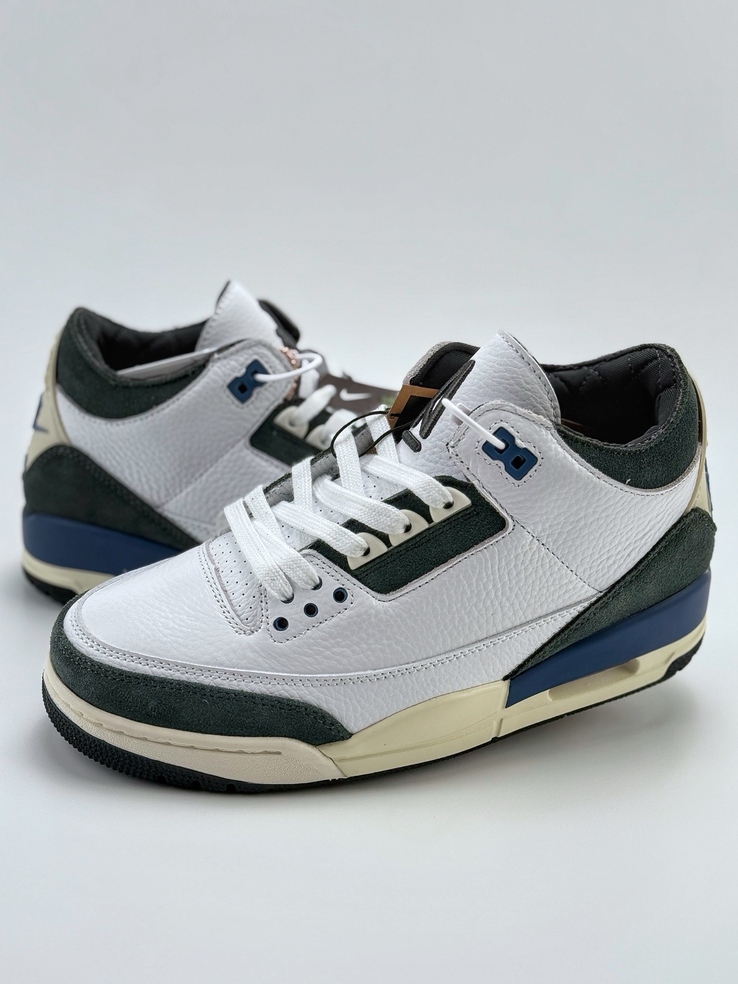 240 Air Jordan 3 Retro x A Ma Maniére ”DIFFUSED BLUE” 白蓝  HV8571-100