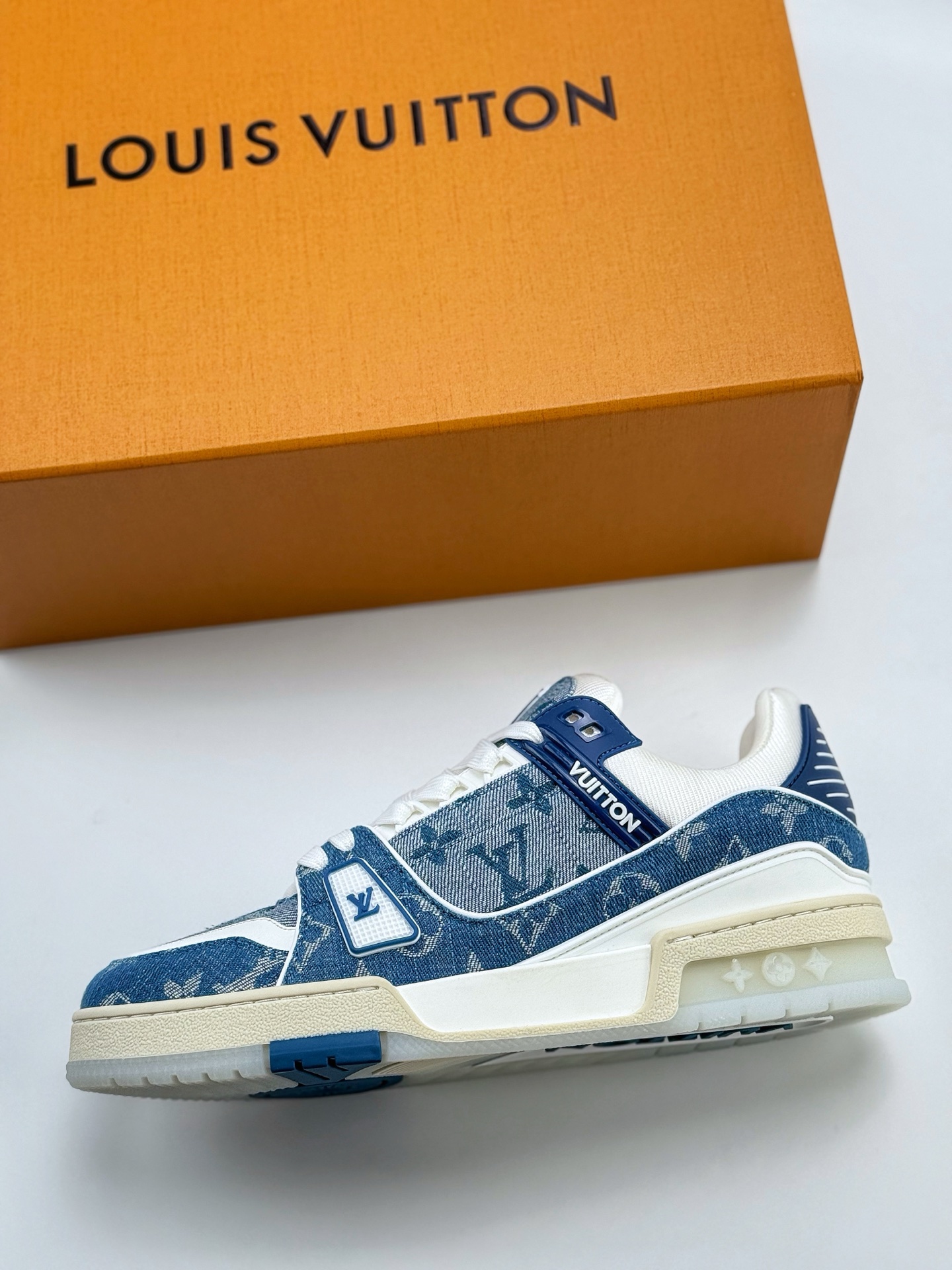 550（正确版本） 新货Louis Vuitton 路易威登 LV Trainer 低帮休闲板鞋