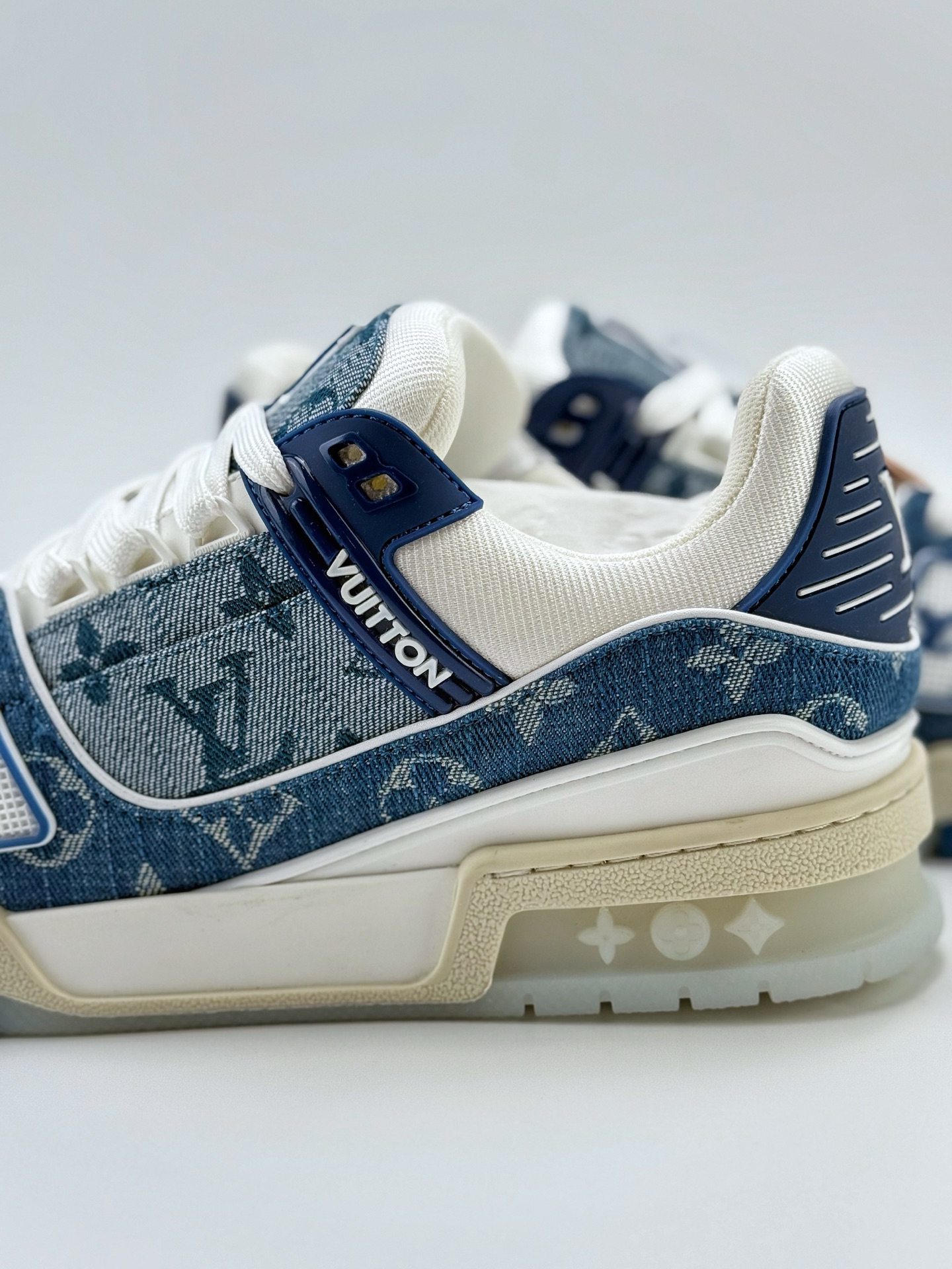 550（正确版本） 新货Louis Vuitton 路易威登 LV Trainer 低帮休闲板鞋