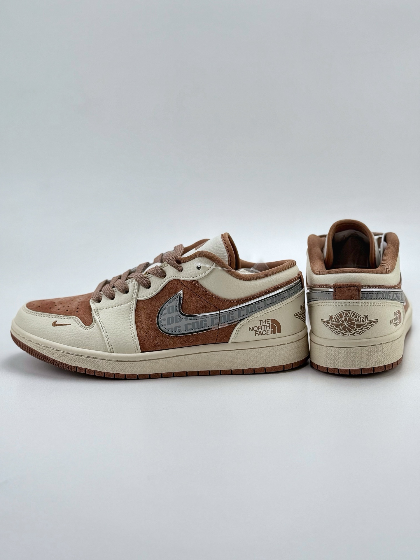 240 Air Jordan 1 Retro Low x The North Face x CDG 白棕小钩满天星 官方同步新色 原装级产物 拒绝公底 立体鞋型 细节完美 高清洁度  购置公司同步原材料 原汁原味 忠于原版  XS6086 005CC 码数：36 36.5 37.5 38 38.5 39 40 40.5 41 42 42.5 43 44 44.5 45