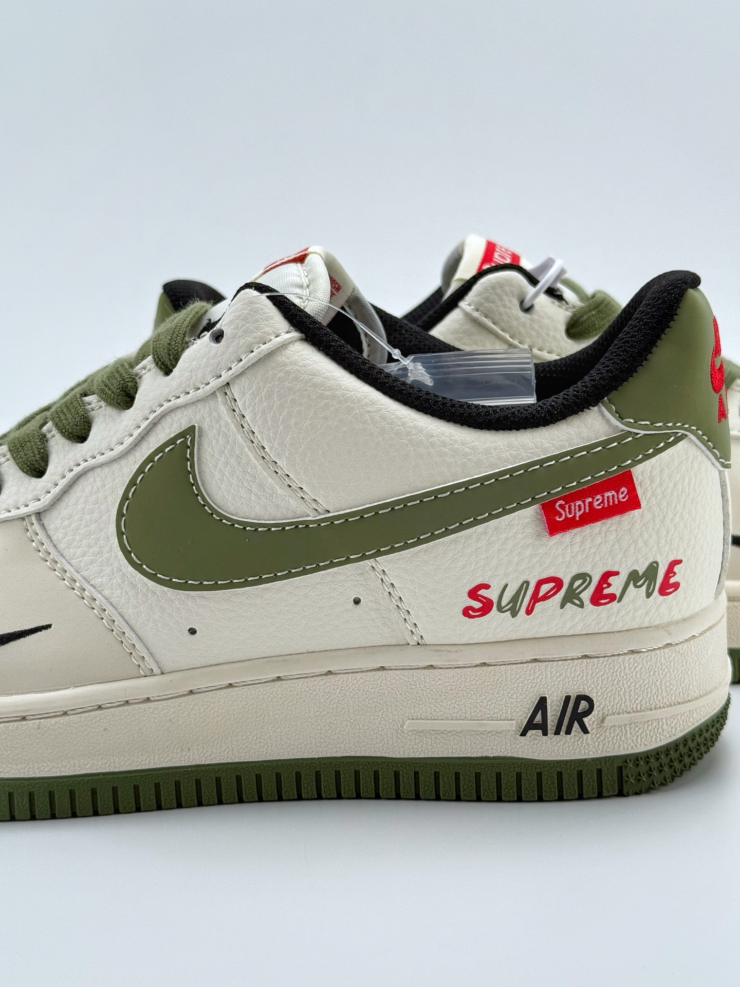 260 Nike Air Force 1 Low 07 x Supreme 白绿小钩  XS1958-566