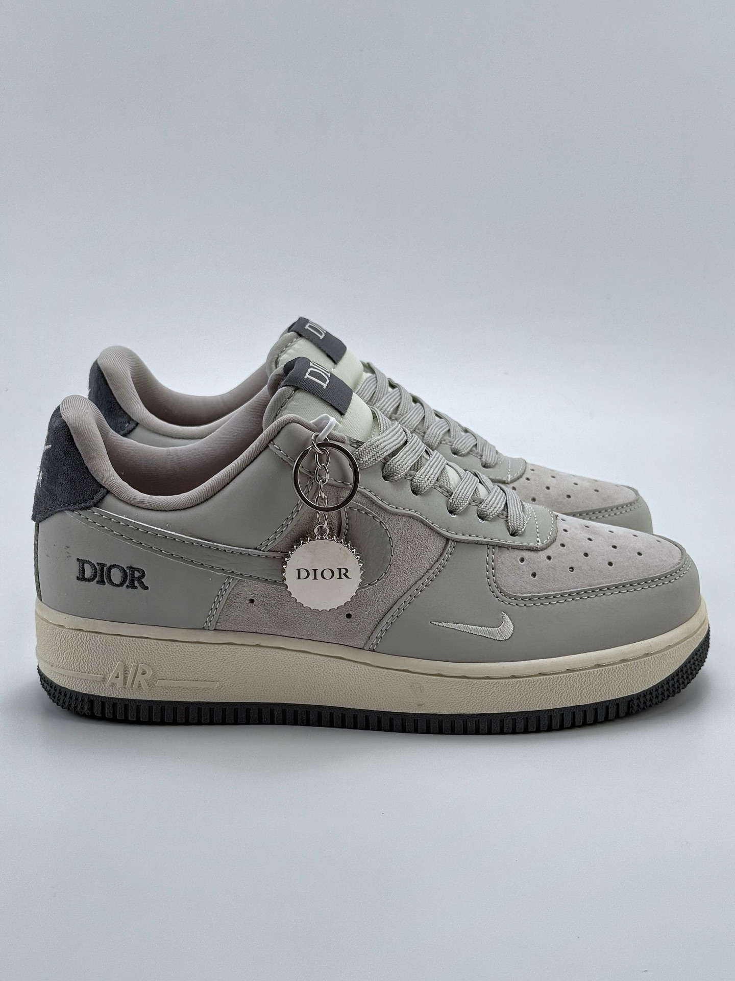260 Nike Air Force 1 Low 07 x DIOR 灰白小钩  DF0188-041
