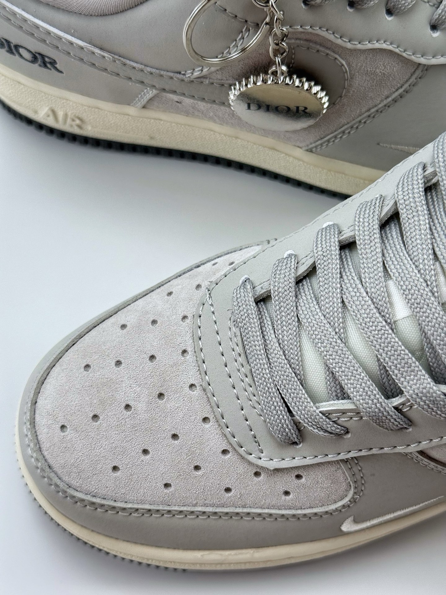 260 Nike Air Force 1 Low 07 x DIOR 灰白小钩  DF0188-041