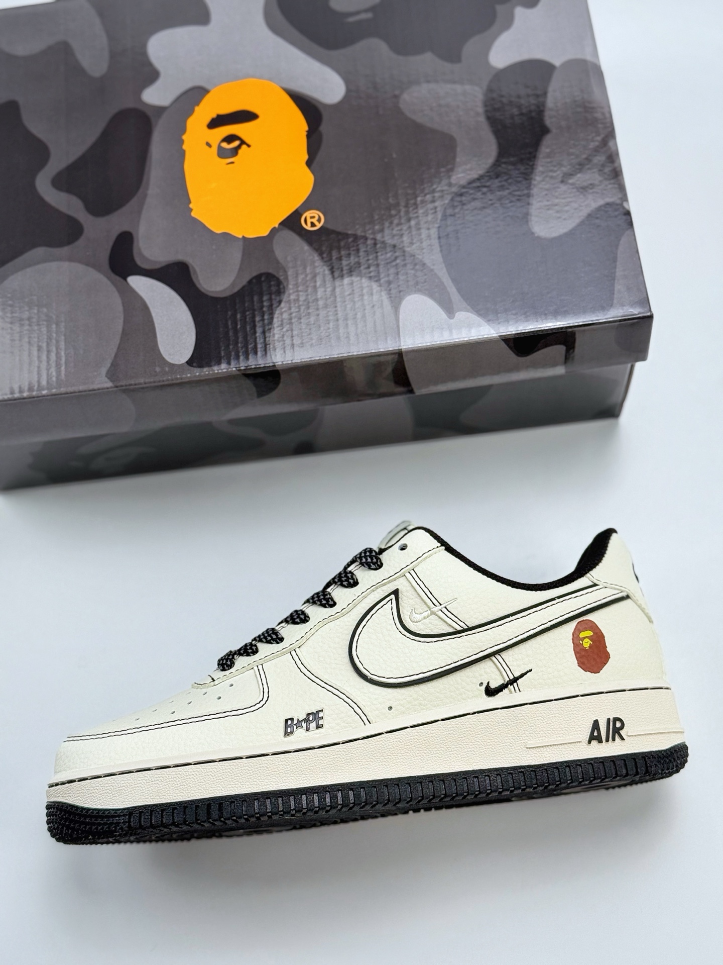 260 Nike Air Force 1 Low 07 x BAPE 白黑双小钩满天星  HH7518-067