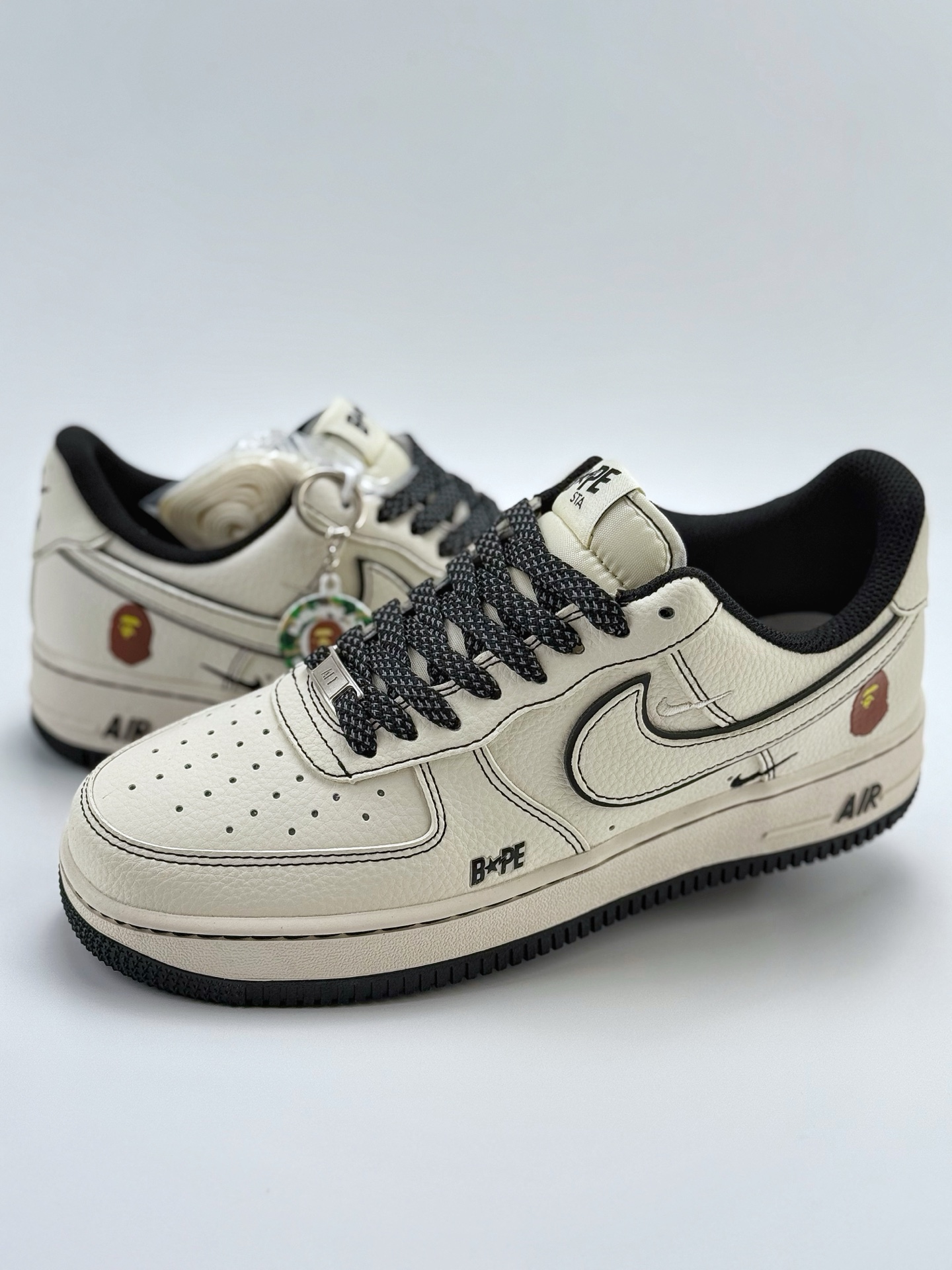 260 Nike Air Force 1 Low 07 x BAPE 白黑双小钩满天星  HH7518-067
