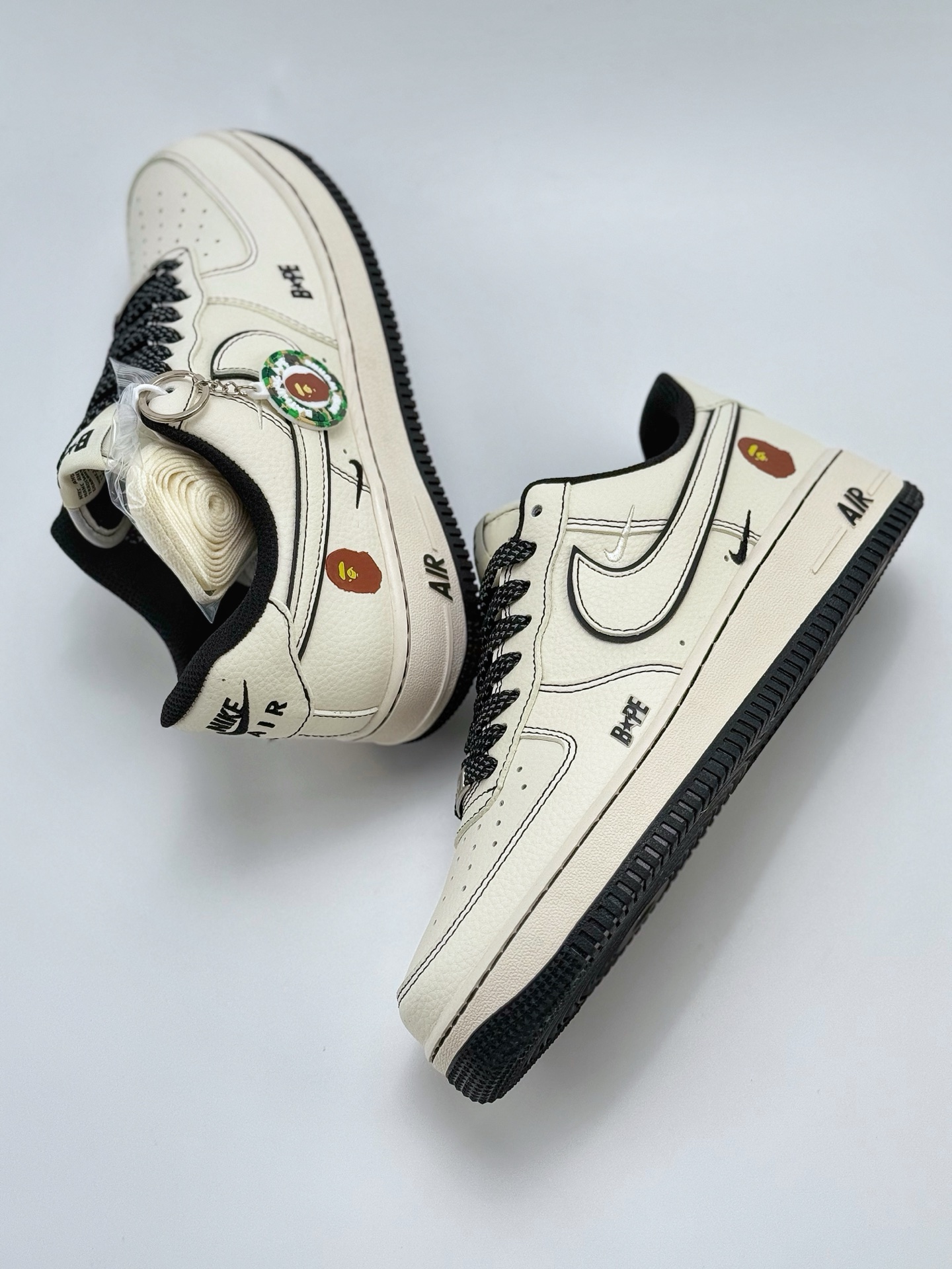 260 Nike Air Force 1 Low 07 x BAPE 白黑双小钩满天星  HH7518-067
