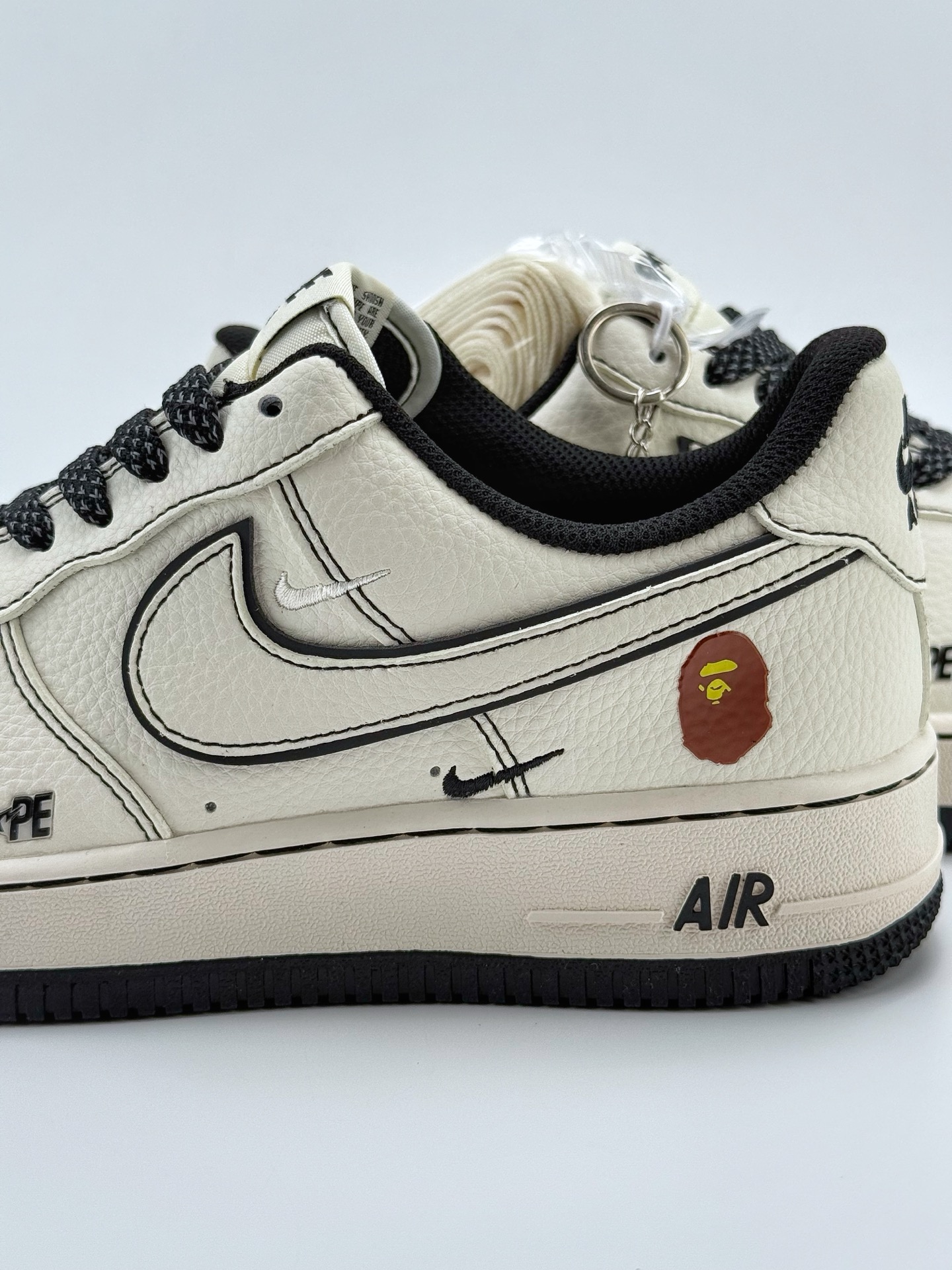 260 Nike Air Force 1 Low 07 x BAPE 白黑双小钩满天星  HH7518-067