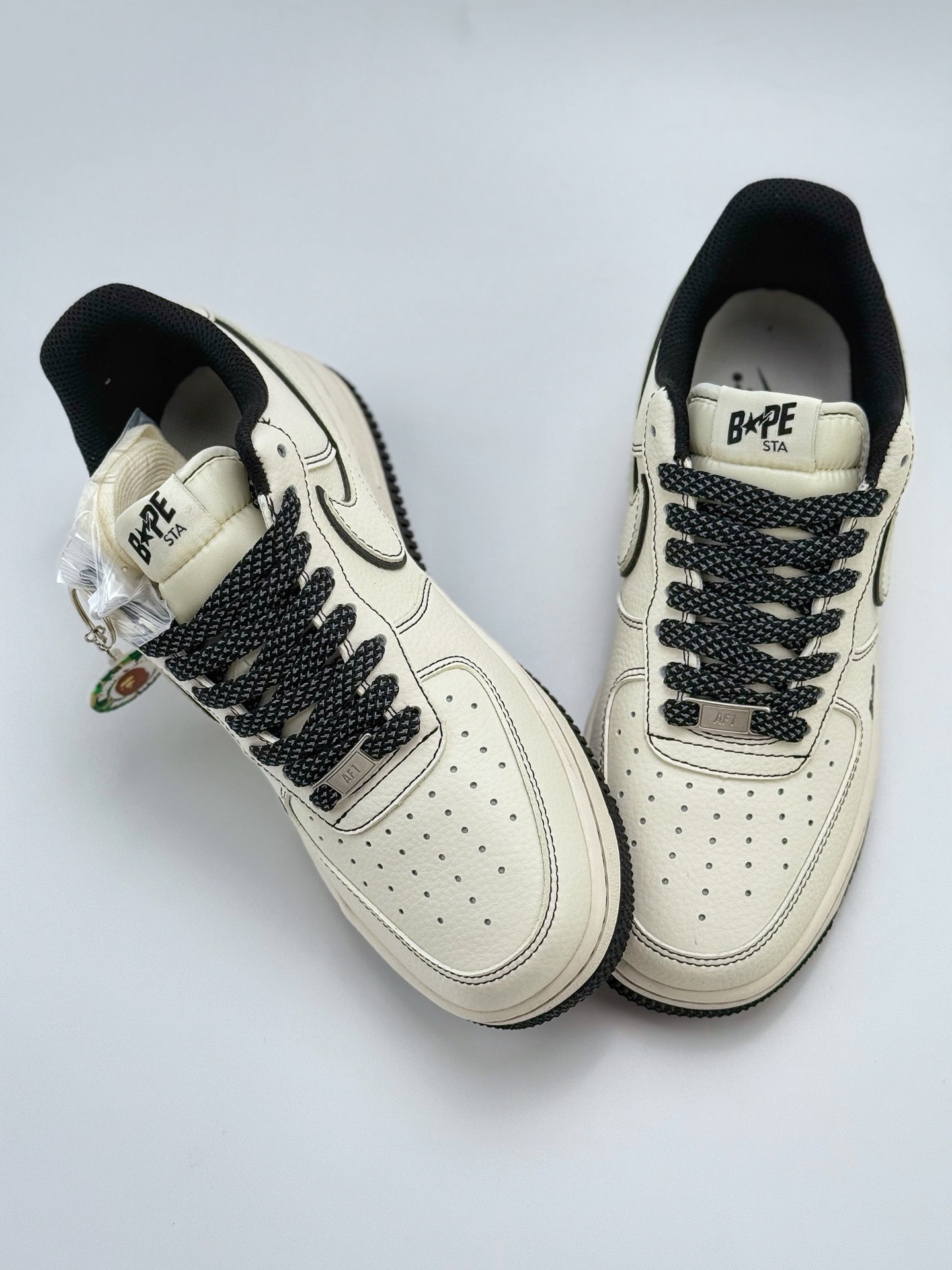 260 Nike Air Force 1 Low 07 x BAPE 白黑双小钩满天星  HH7518-067