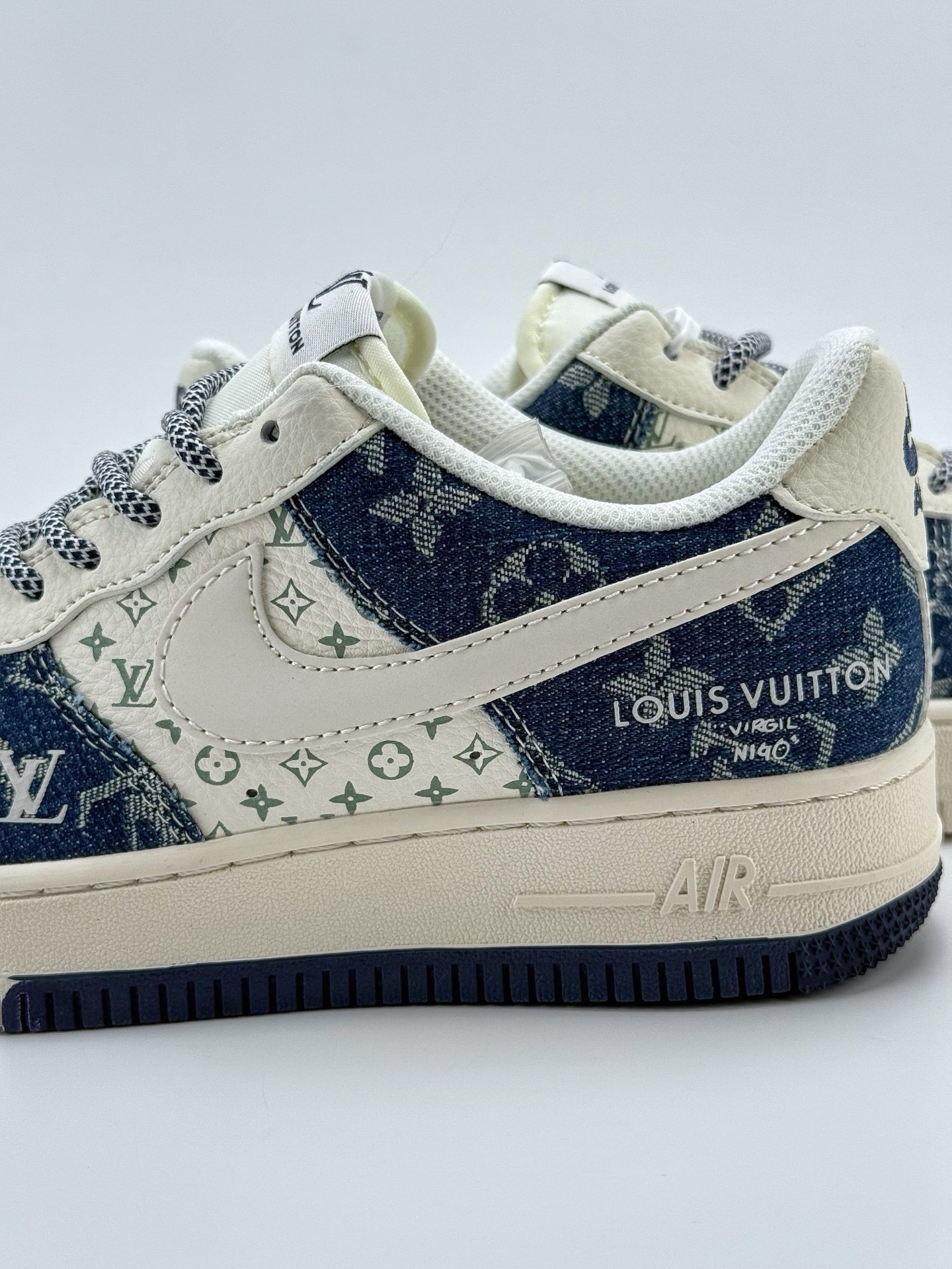 260 Nike Air Force 1 Low 07 x Louis Vuitton 白蓝满天星 YX5066-318