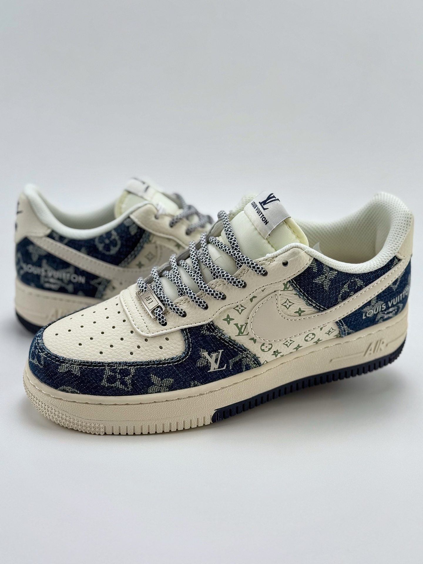 260 Nike Air Force 1 Low 07 x Louis Vuitton 白蓝满天星 YX5066-318