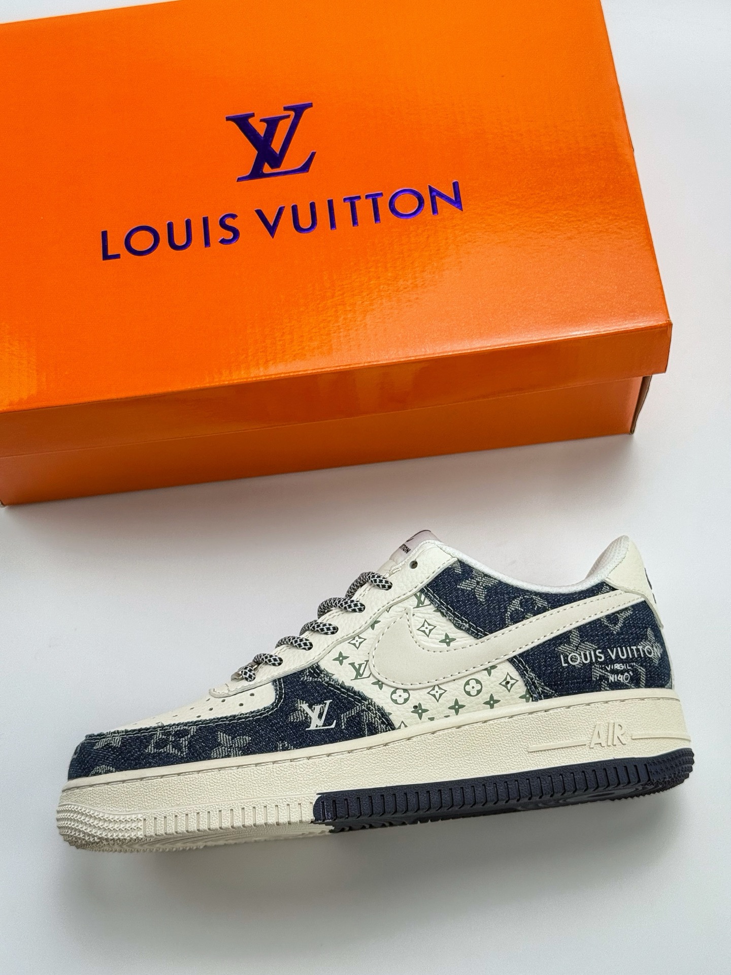 260 Nike Air Force 1 Low 07 x Louis Vuitton 白蓝满天星 YX5066-318