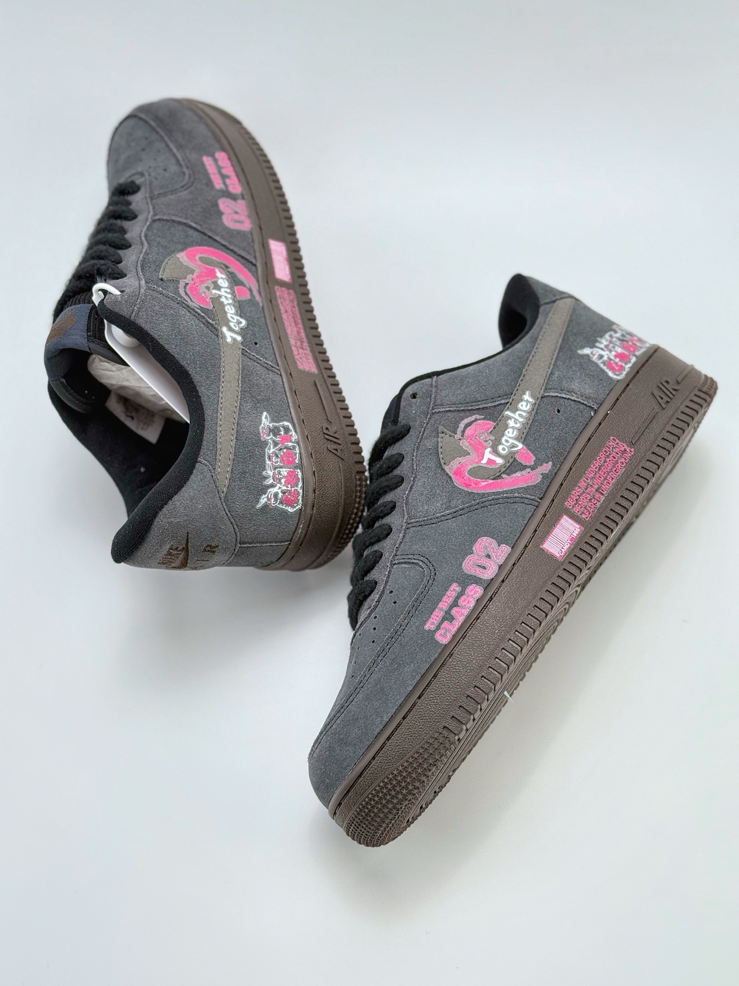 260 Nike Air Force 1 Low 07 深灰粉涂鸦  DO6730-010