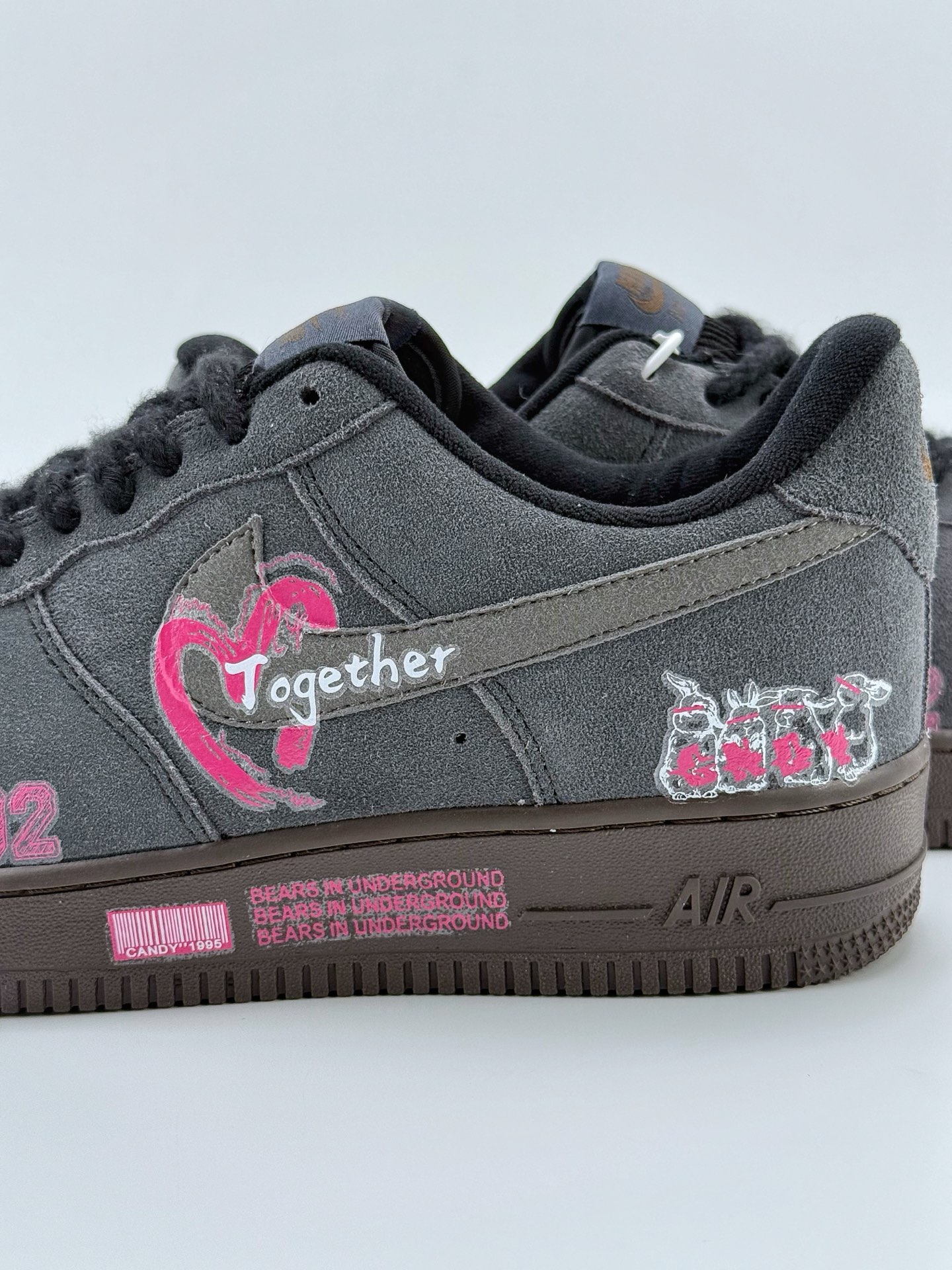 260 Nike Air Force 1 Low 07 深灰粉涂鸦  DO6730-010