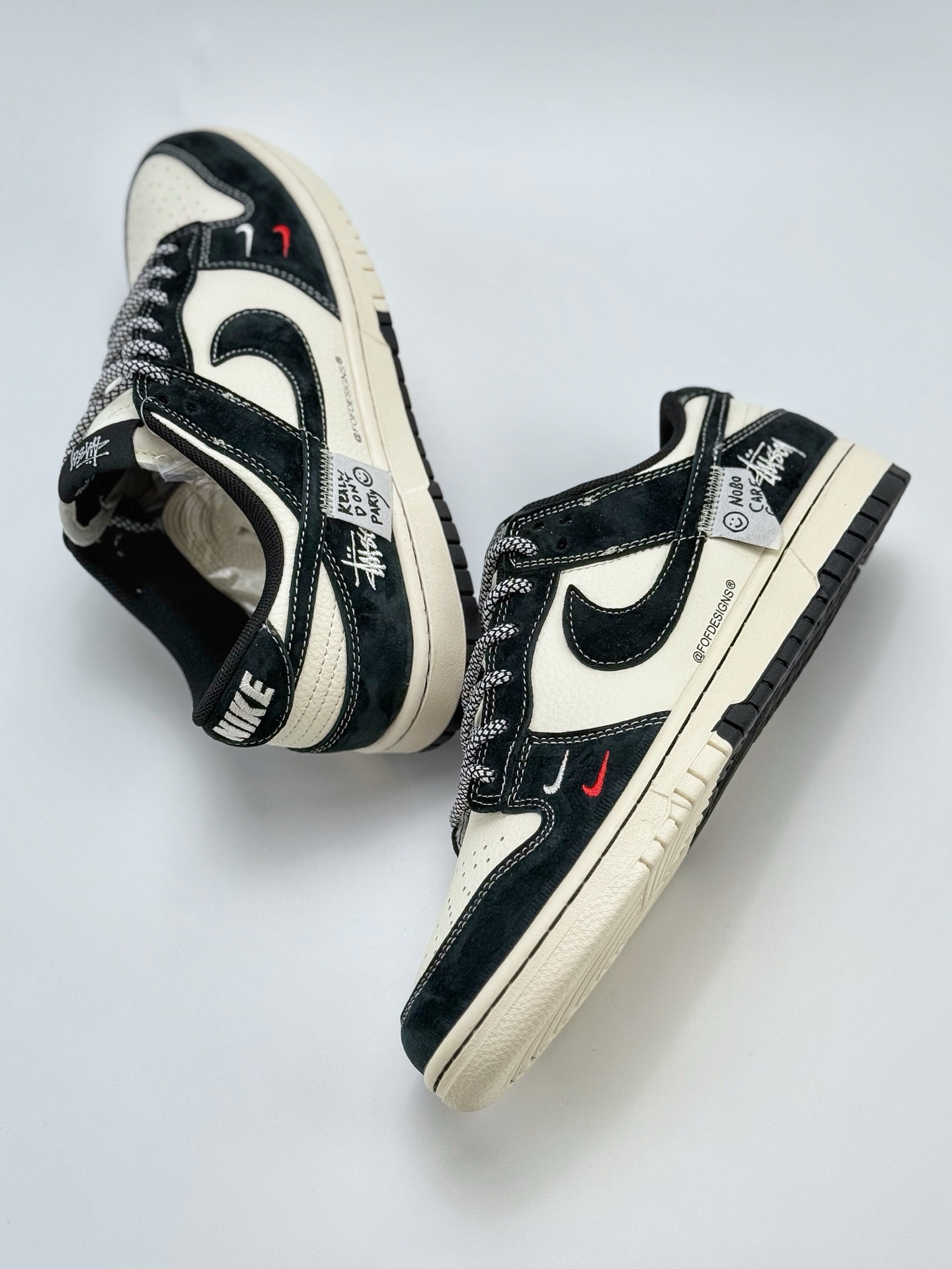 280 Nike SB Dunk Low x Stussy 黑白双小钩满天星 YX5066-295