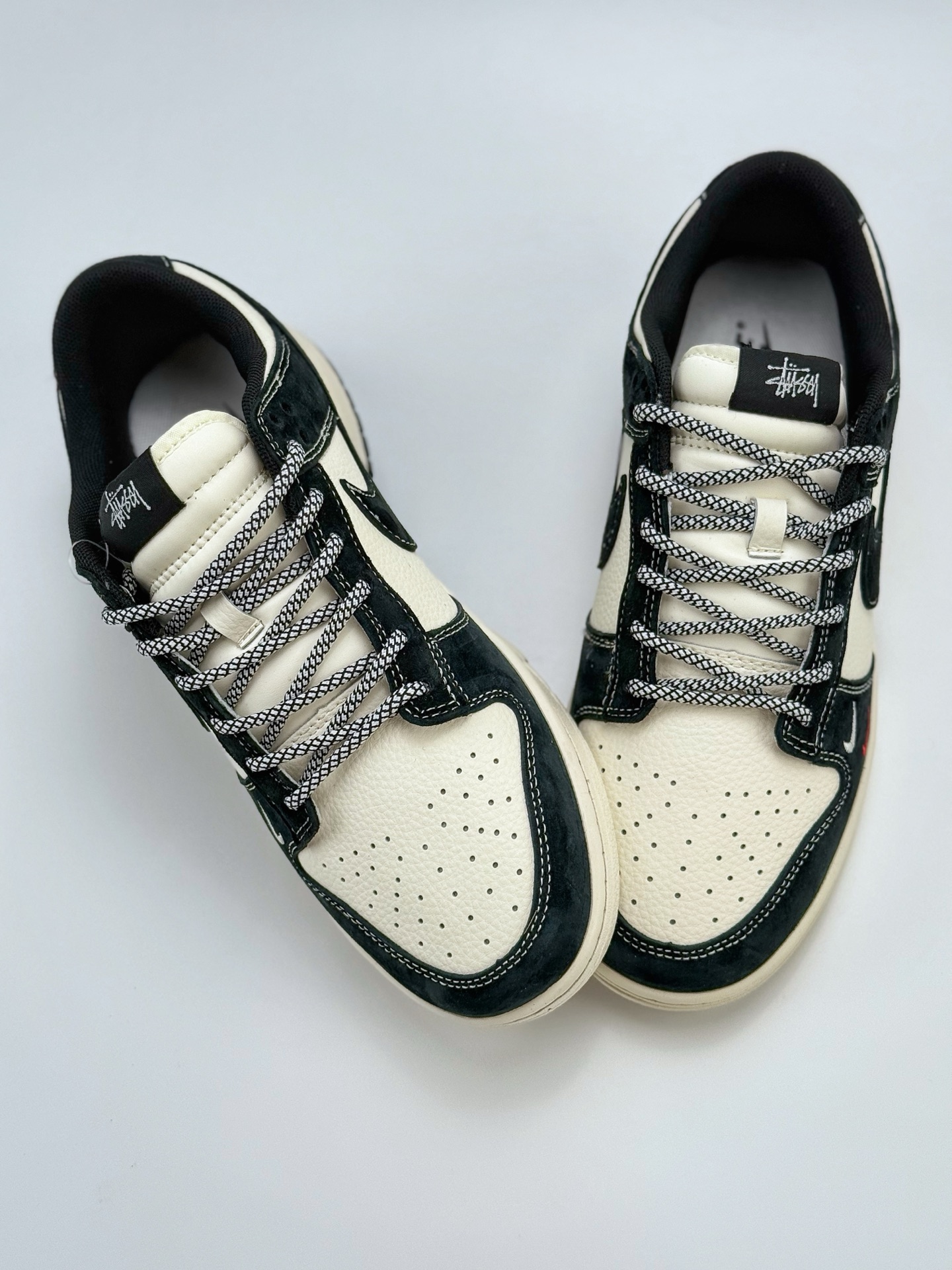 280 Nike SB Dunk Low x Stussy 黑白双小钩满天星 YX5066-295