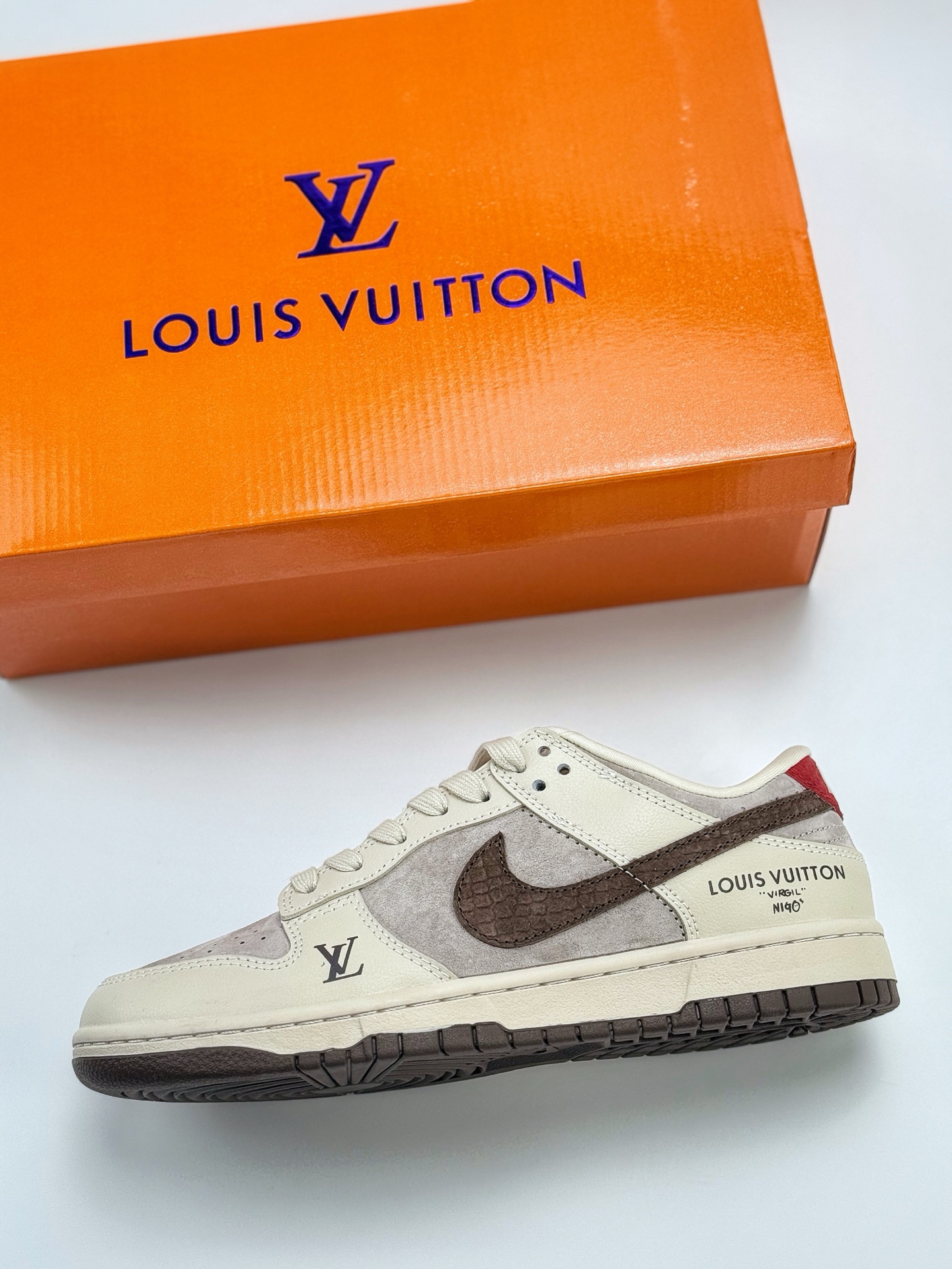280 Nike SB Dunk Low x Louis Vuitton 米棕 XX3168-123