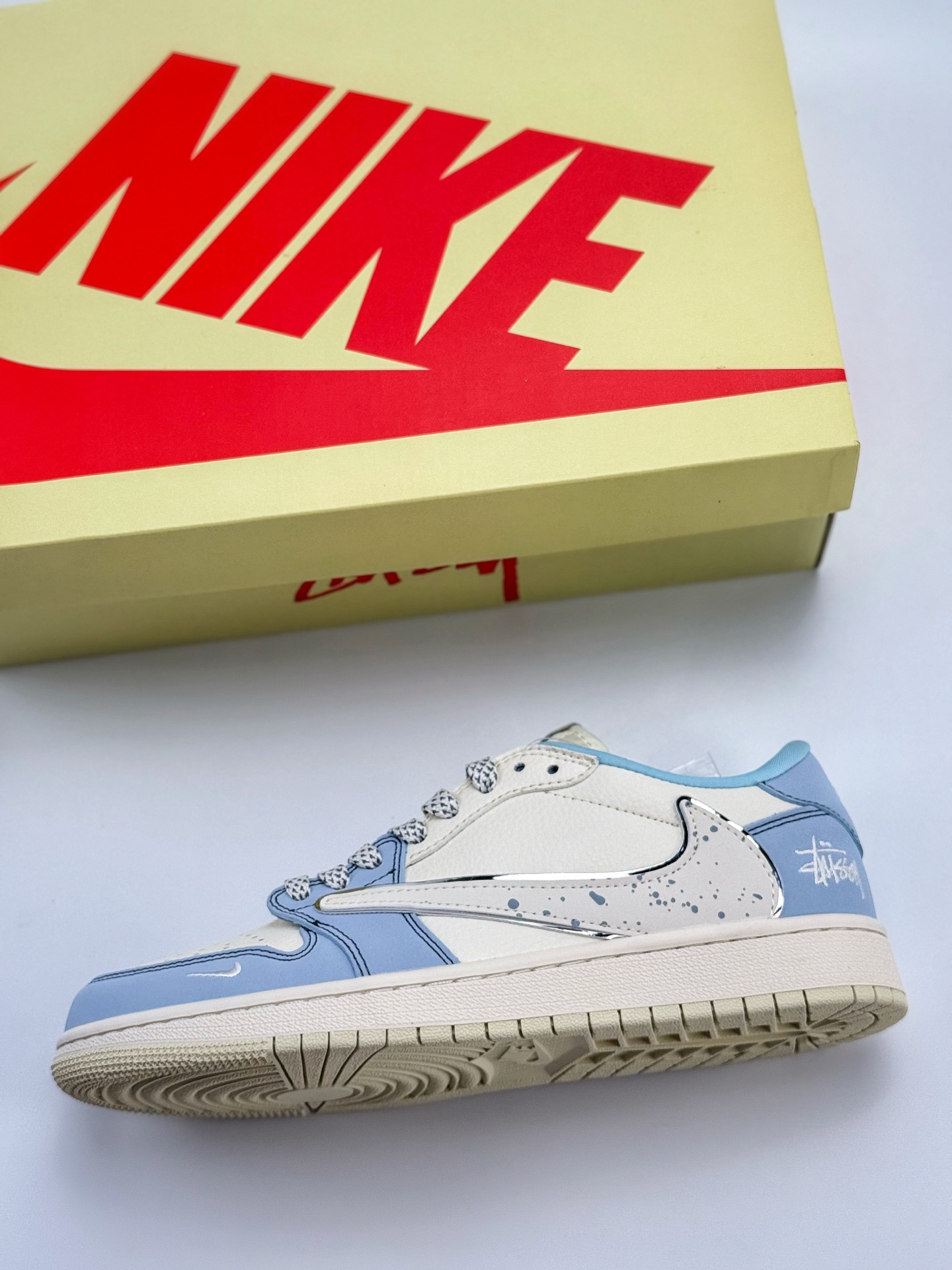 280 Travis Scott x Nike Air Jordan 1 Low x Stussy  Air Jordan 1 Low 反转蓝白小钩满天星倒钩  ZH2598-249