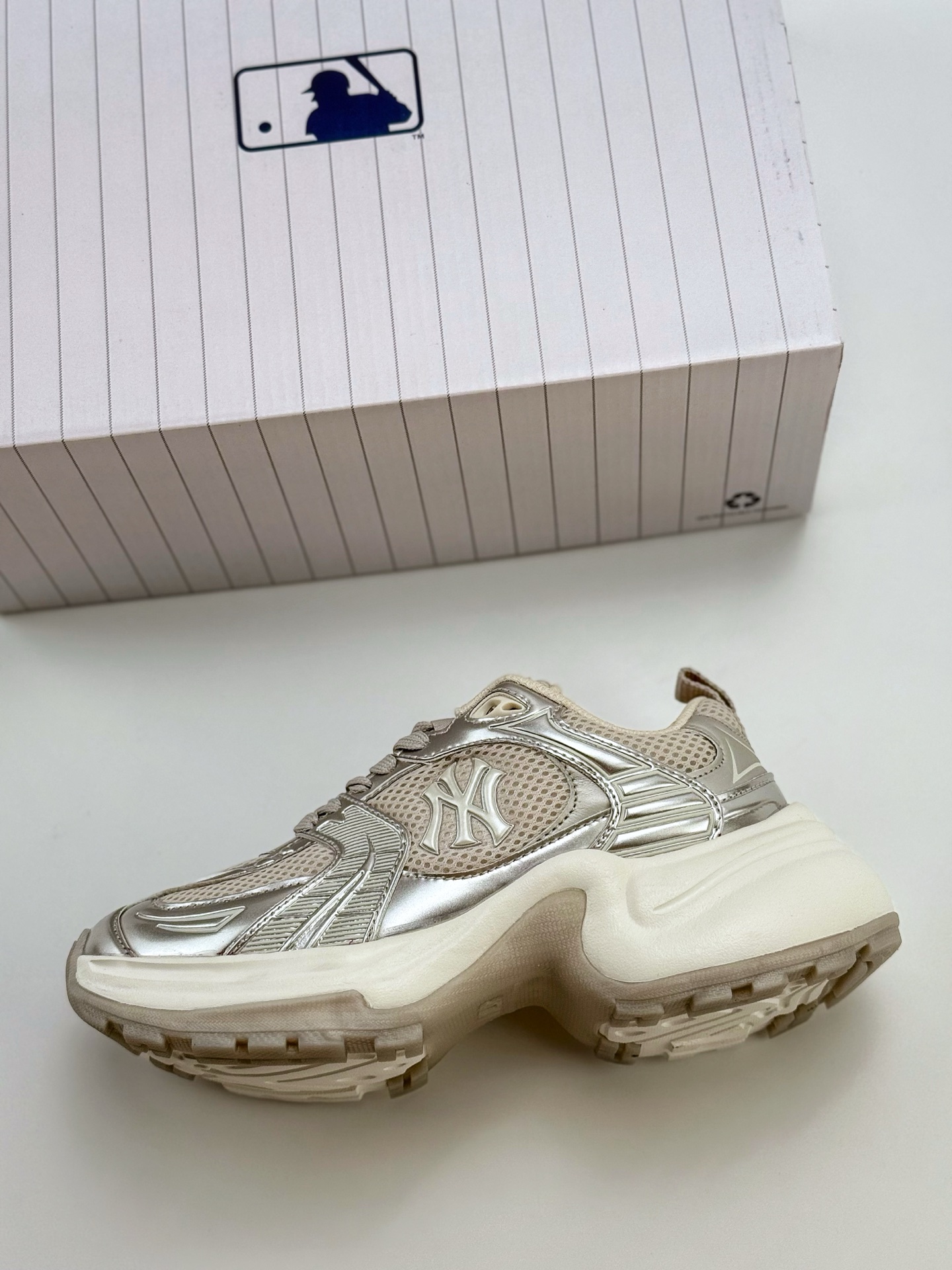 200 NY美国榄球洋基队 x MLB Chunky Runner Basic  厚底老爹厚底休闲运动慢跑鞋  3ASHW05N