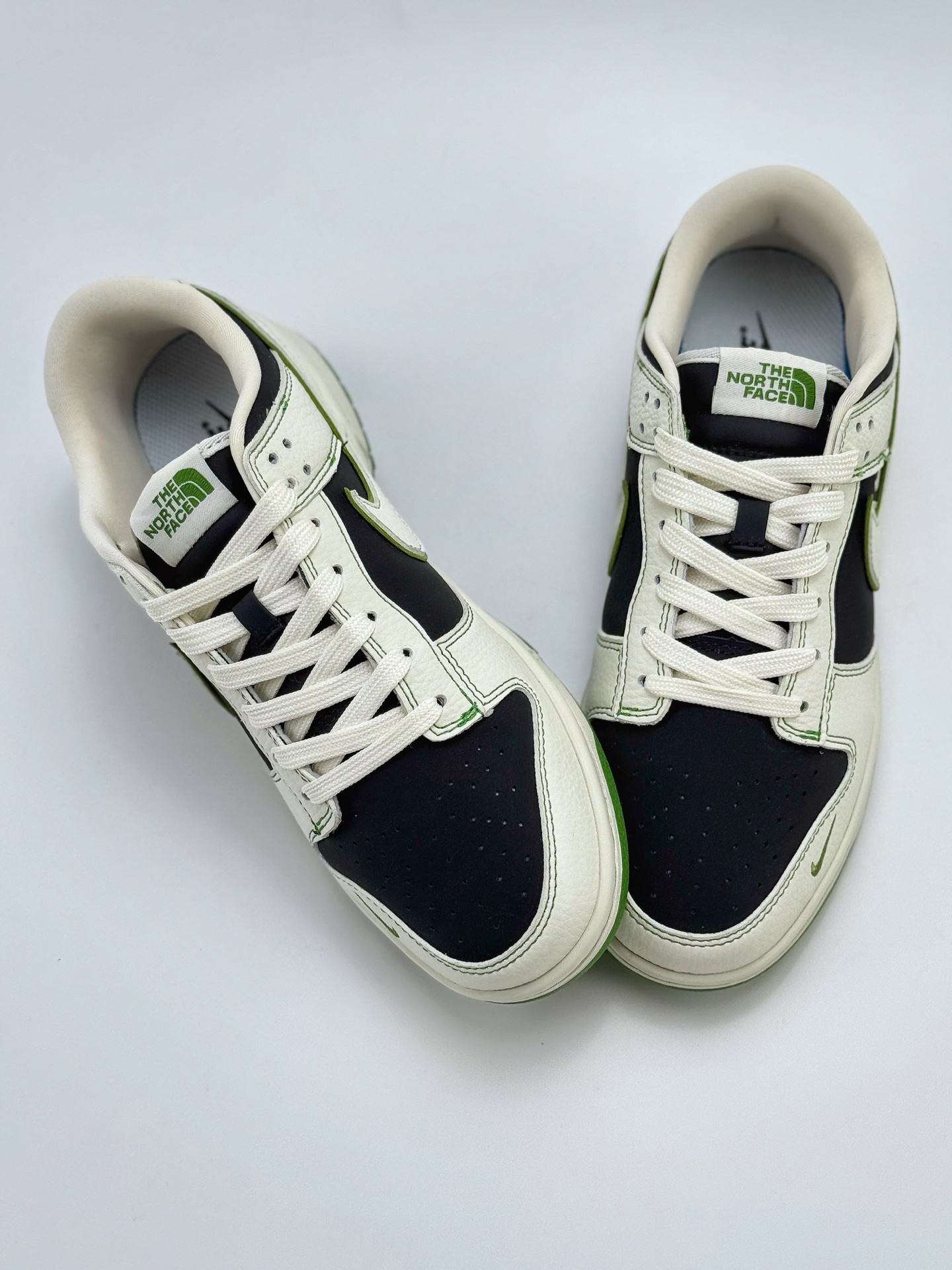 280 Nike SB Dunk Low x The North Face 白黑绿三小钩  SC9207-405