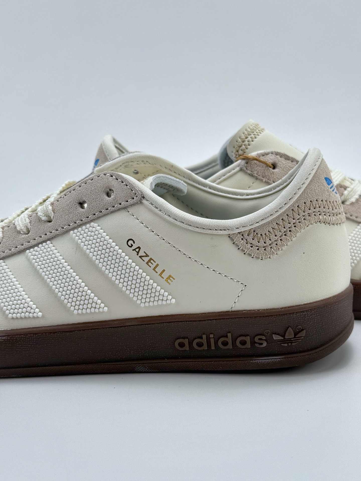 150 adidas Originals Gazelle x CLOT 米色 三叶草休闲防滑耐磨低帮板鞋  IH3719