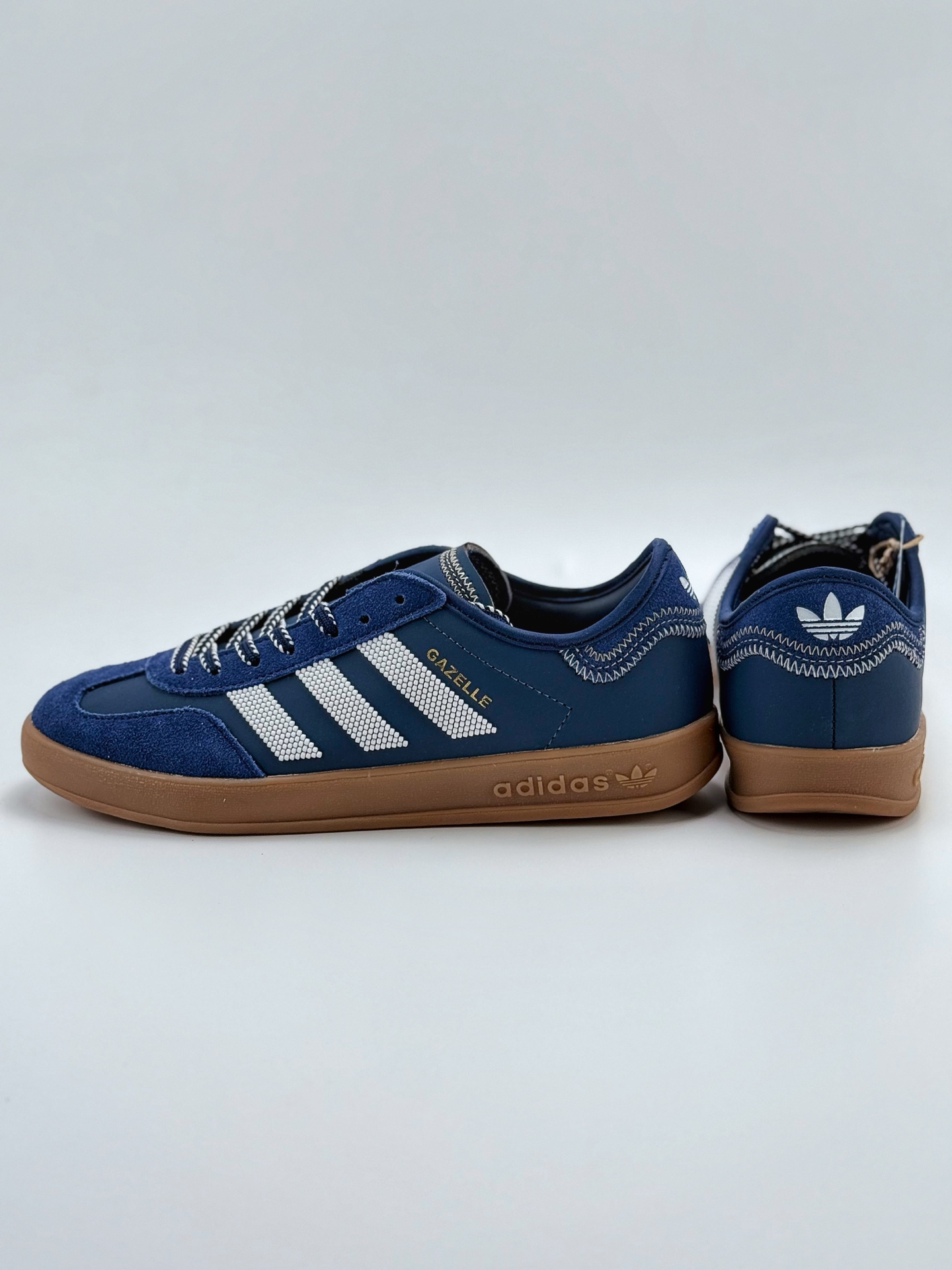 150 adidas Originals Gazelle x CLOT 蓝色 三叶草休闲防滑耐磨低帮板鞋  IH3725