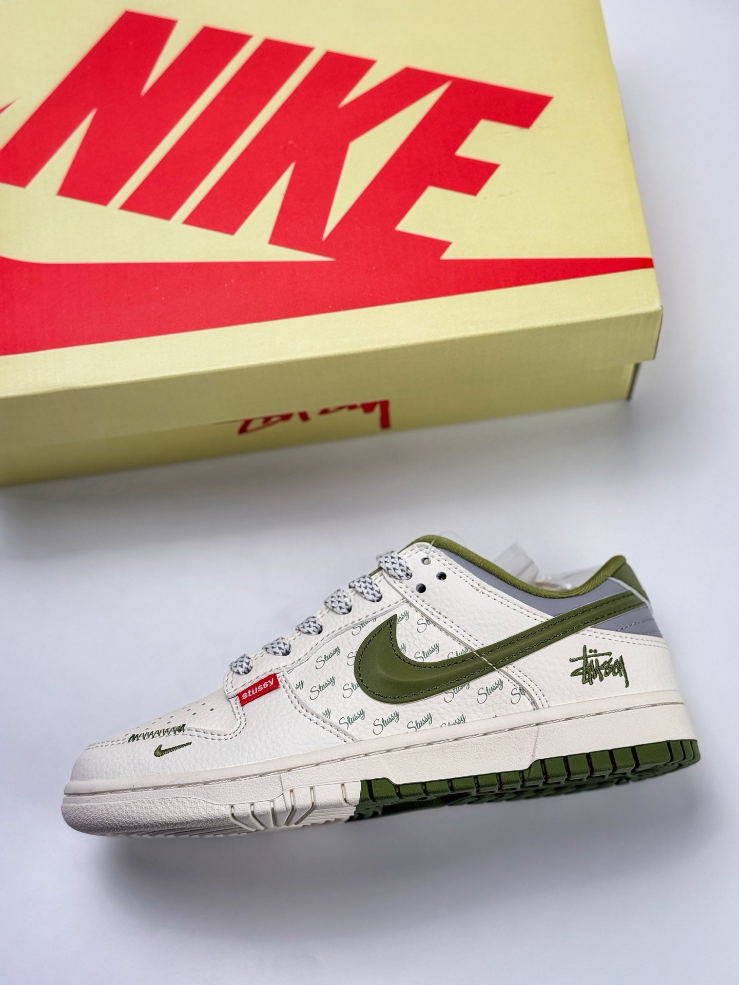 280 Nike SB Dunk Low x Stussy 白绿小钩满天星 XS6089-538