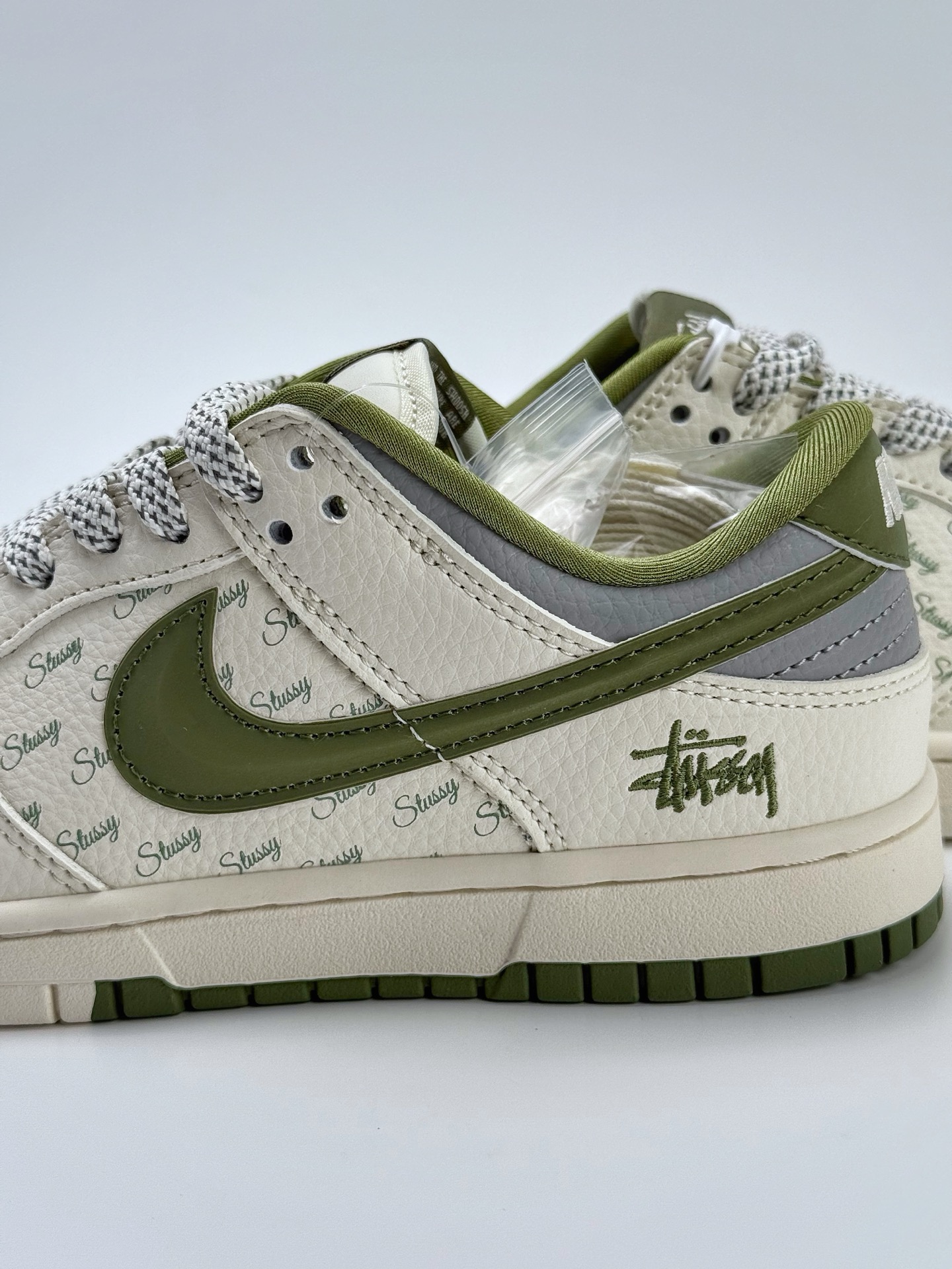280 Nike SB Dunk Low x Stussy 白绿小钩满天星 XS6089-538