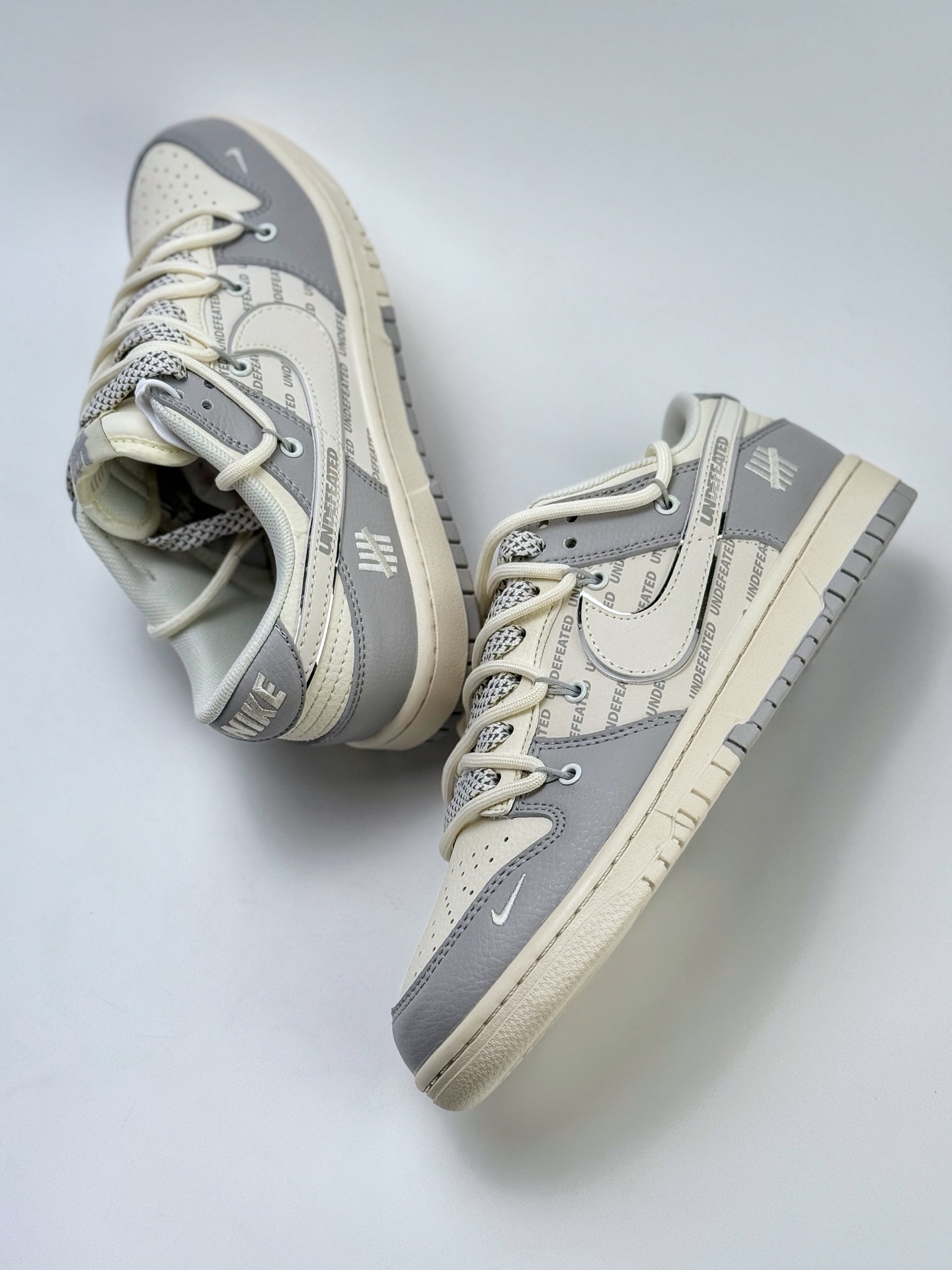 300 Nike SB Dunk Low x UNDEFEATED 白灰绑带满天星  DM6868-079