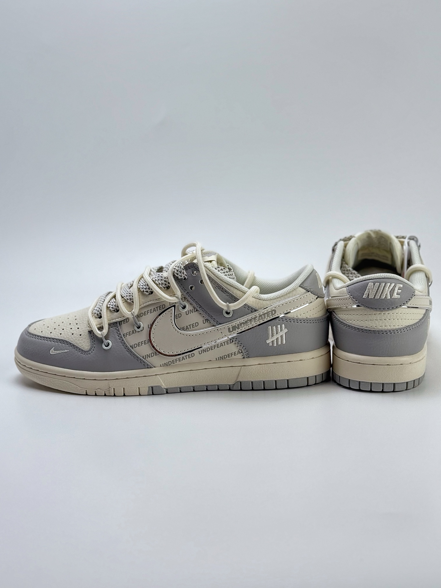 300 Nike SB Dunk Low x UNDEFEATED 白灰绑带满天星  DM6868-079
