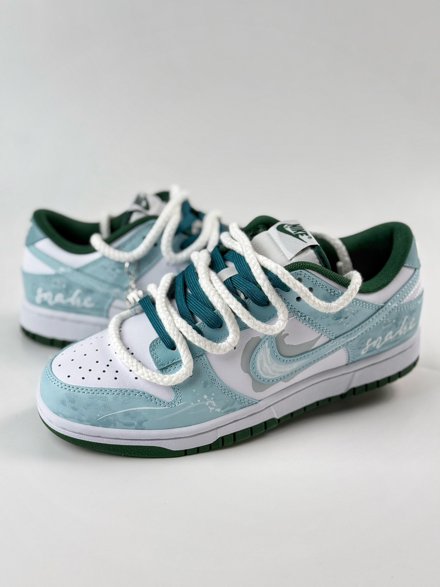 280 Nike SB Dunk Low 灵蛇之瑞 白蓝绑带  DD1391-101