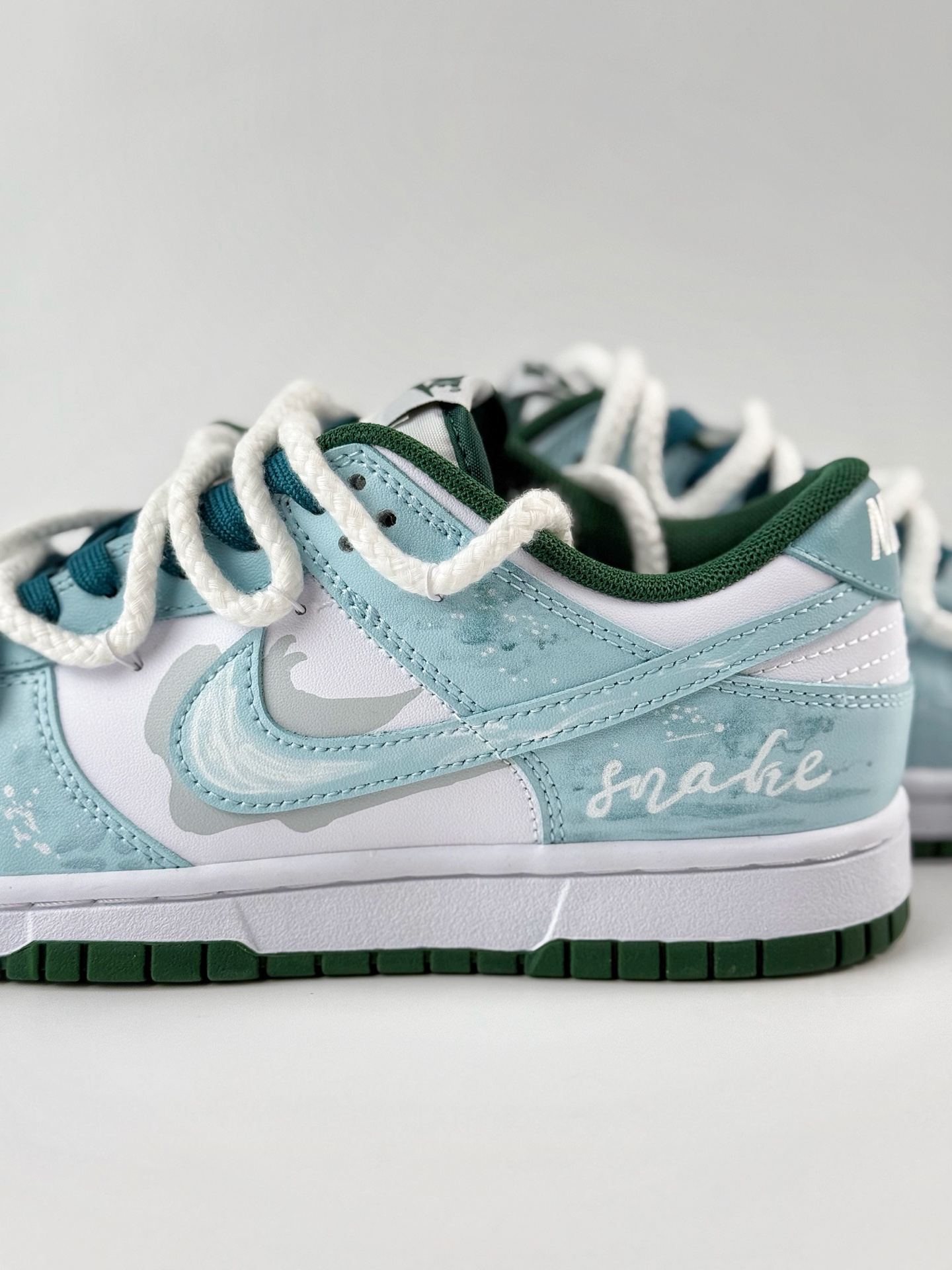280 Nike SB Dunk Low 灵蛇之瑞 白蓝绑带  DD1391-101