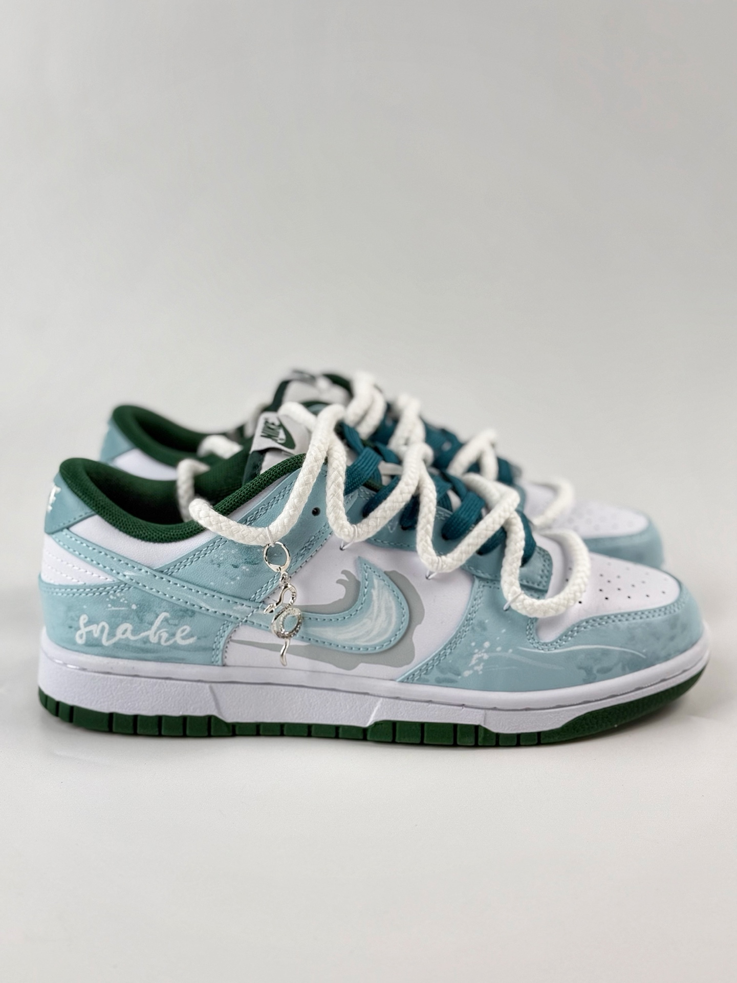 280 Nike SB Dunk Low 灵蛇之瑞 白蓝绑带  DD1391-101