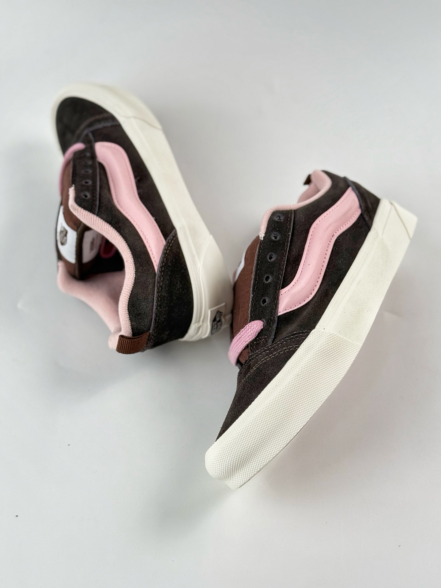 130 Vans Knu Skool 棕粉面包鞋 肥胖版立体大Logo 加厚鞋舌 低帮复古休闲硫化面包鞋