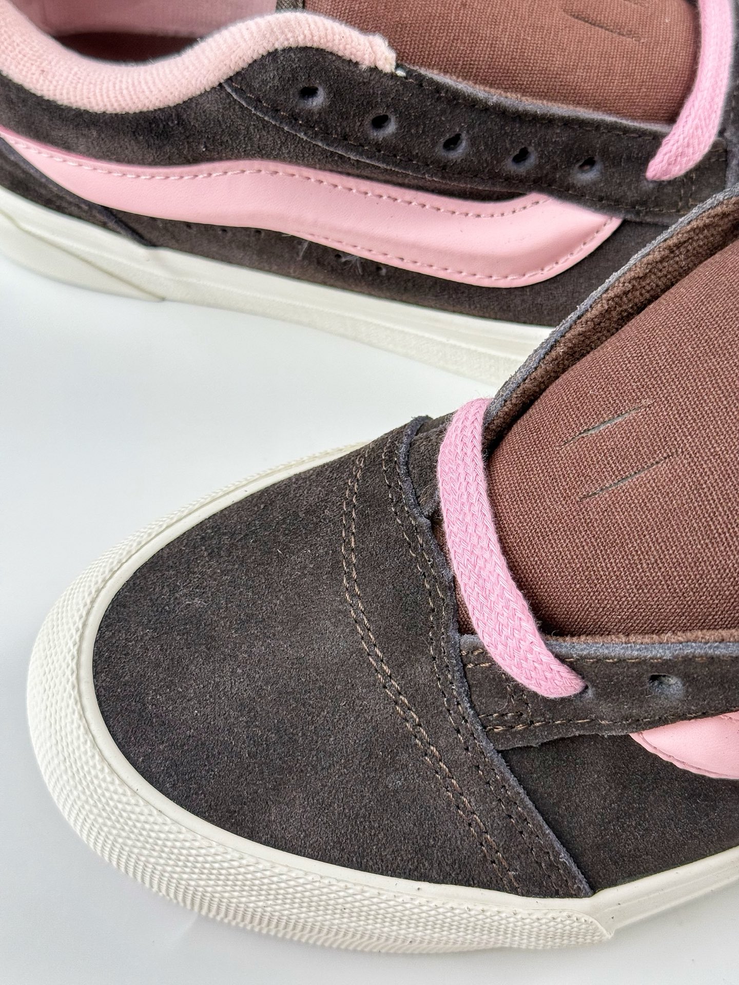 130 Vans Knu Skool 棕粉面包鞋 肥胖版立体大Logo 加厚鞋舌 低帮复古休闲硫化面包鞋