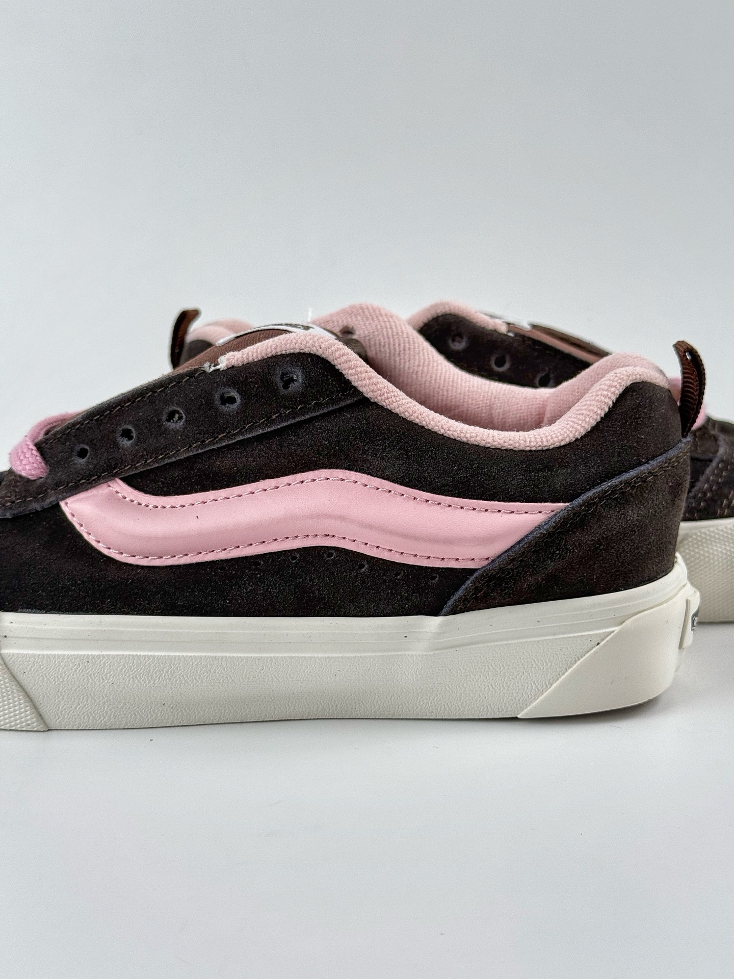 130 Vans Knu Skool 棕粉面包鞋 肥胖版立体大Logo 加厚鞋舌 低帮复古休闲硫化面包鞋