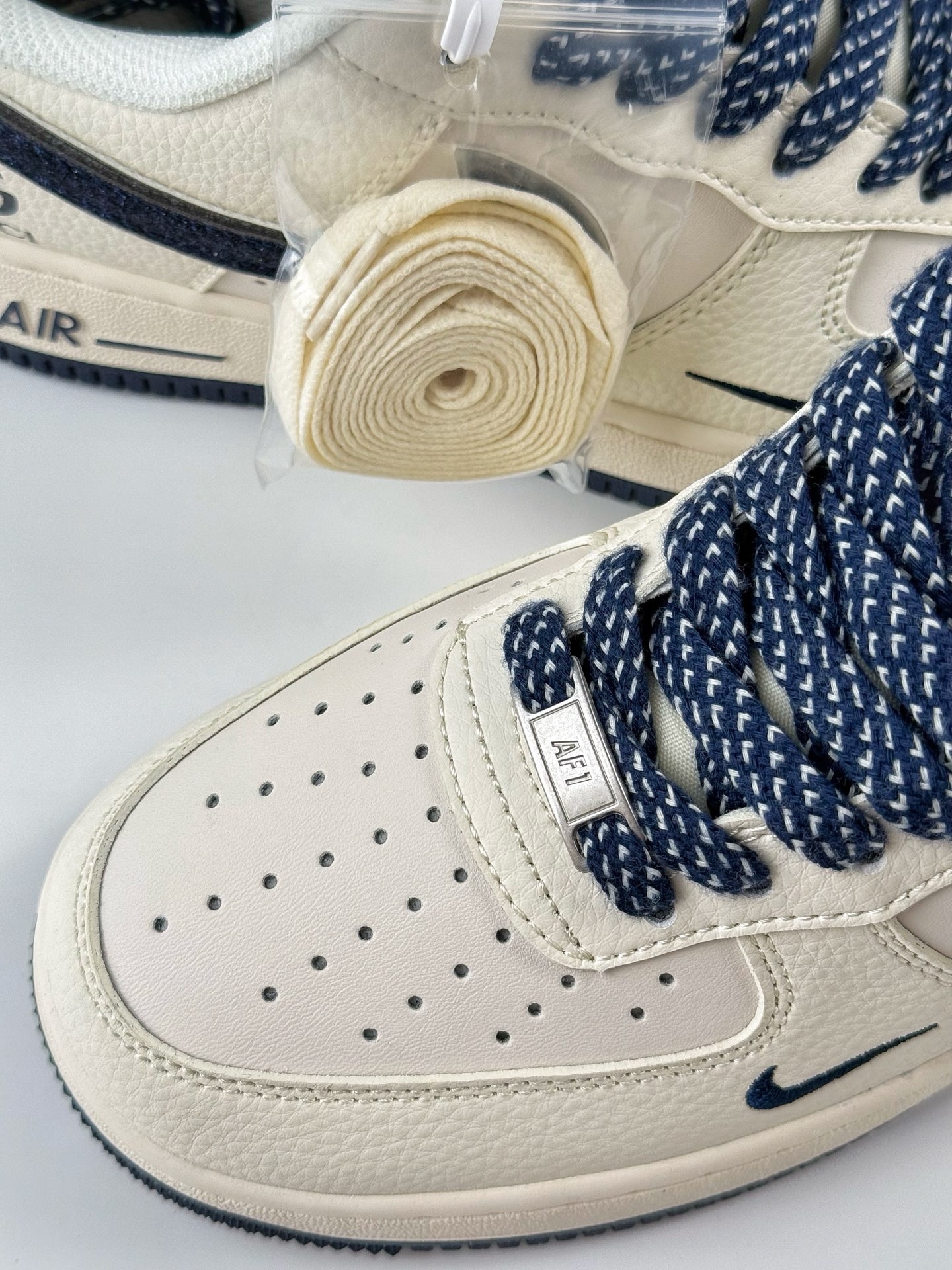 220 Nike Air Force 1 Low 07 x GUCCI 白蓝小钩满天星  QY6818-610
