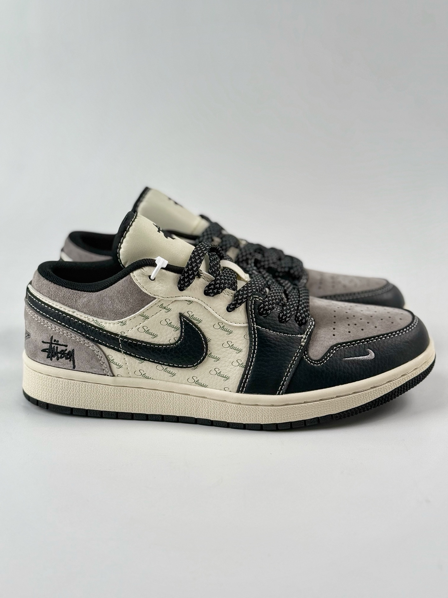 240 Air Jordan 1 Retro Low x Stussy 黑白灰小钩满天星   XS6086-016