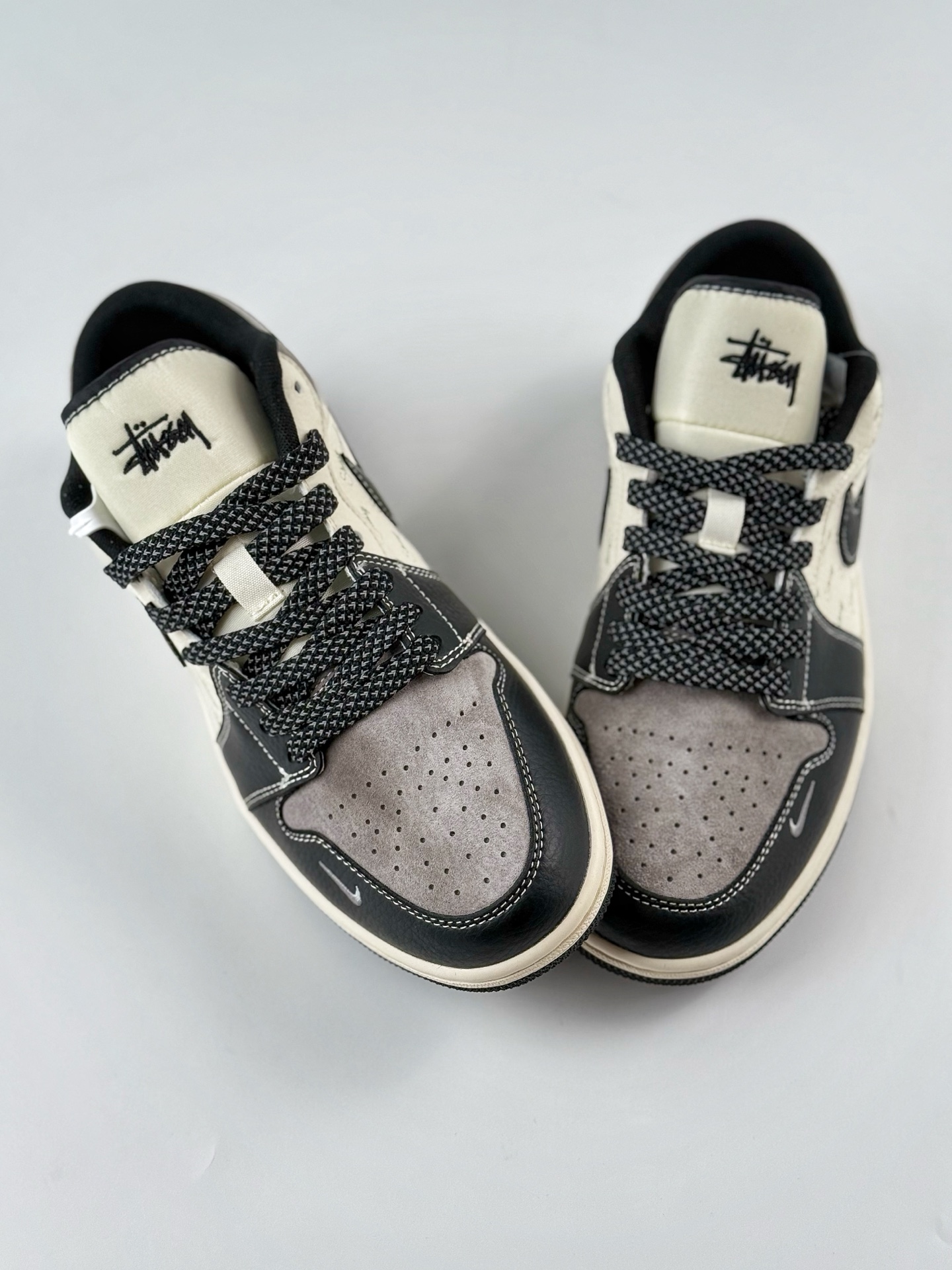 240 Air Jordan 1 Retro Low x Stussy 黑白灰小钩满天星   XS6086-016